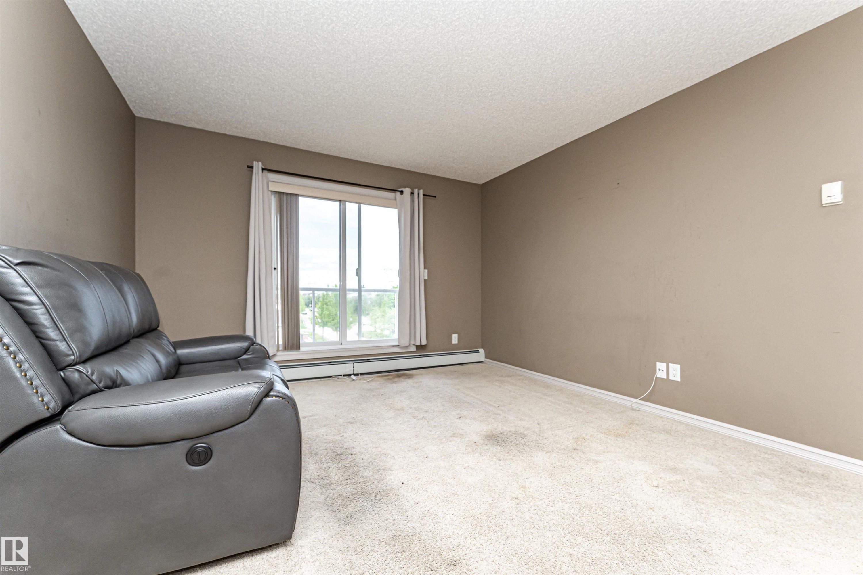 318 13830 150 Avenue, Edmonton, AB
