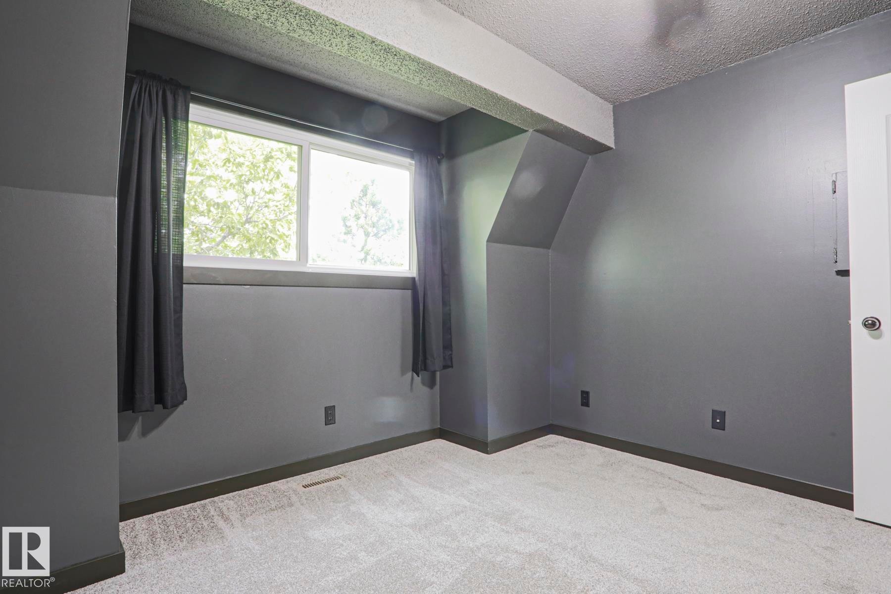 3959 62 Street Nw, Edmonton, AB - Indoor Photo Showing Other Room