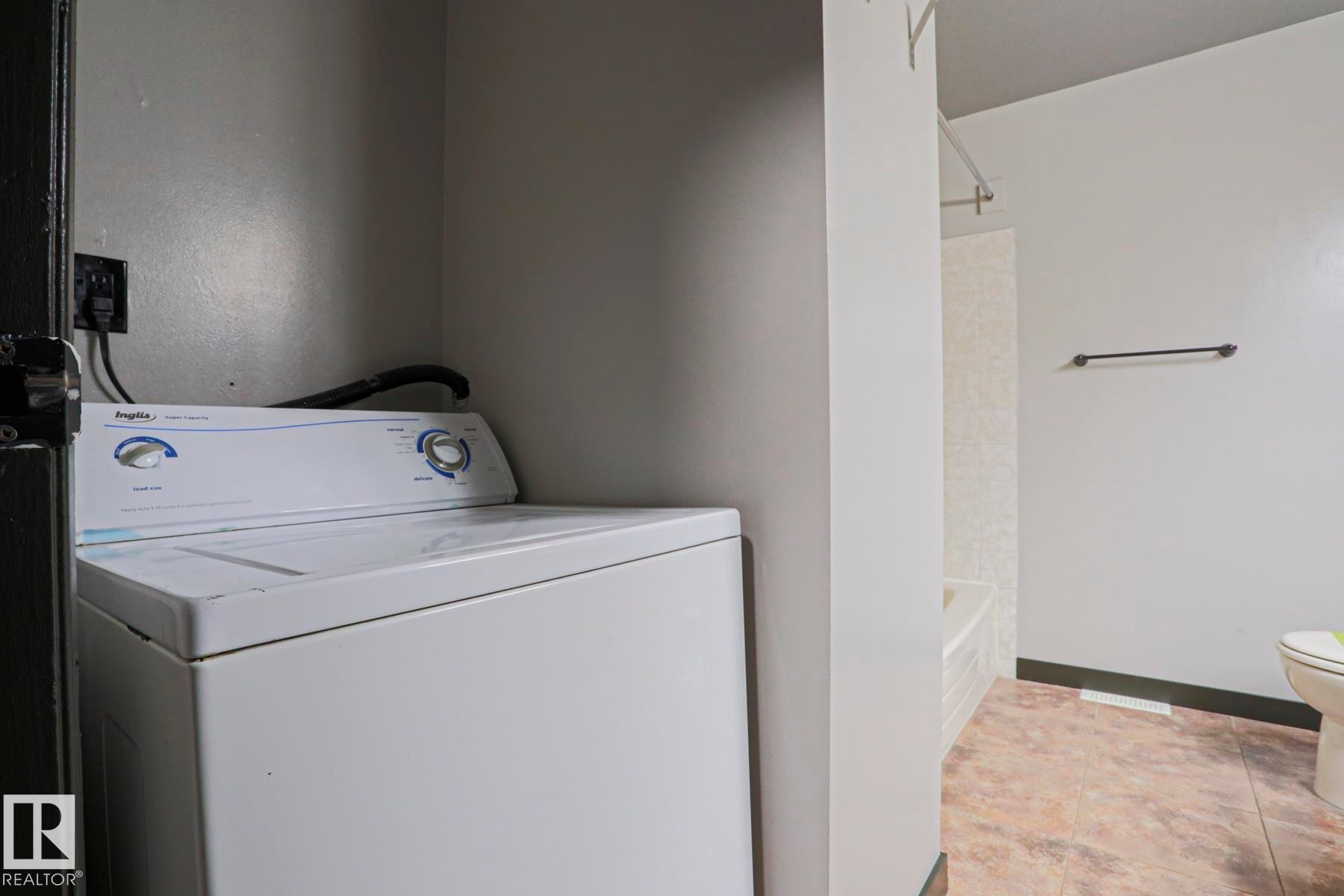3959 62 Street Nw, Edmonton, AB - Indoor Photo Showing Laundry Room