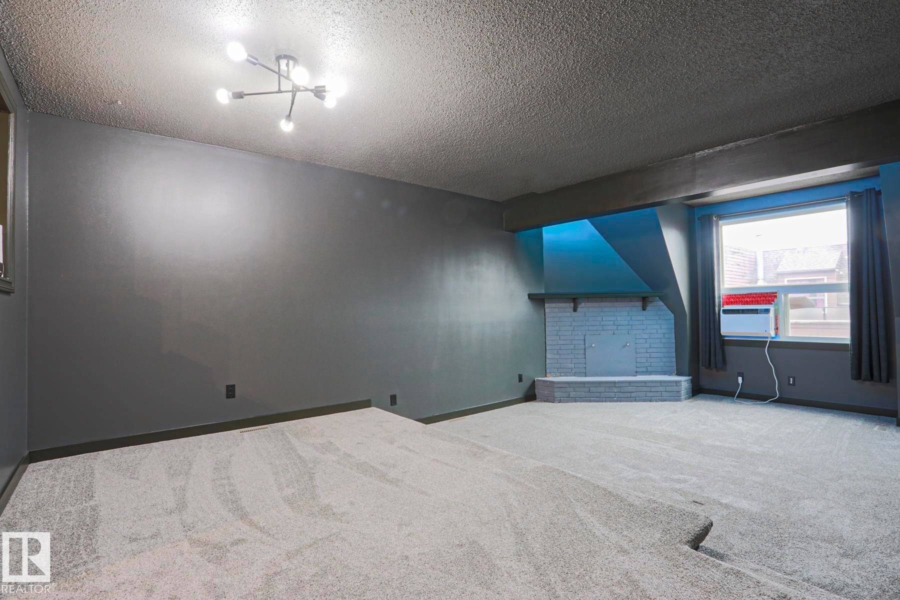 3959 62 Street Nw, Edmonton, AB - Indoor Photo Showing Other Room