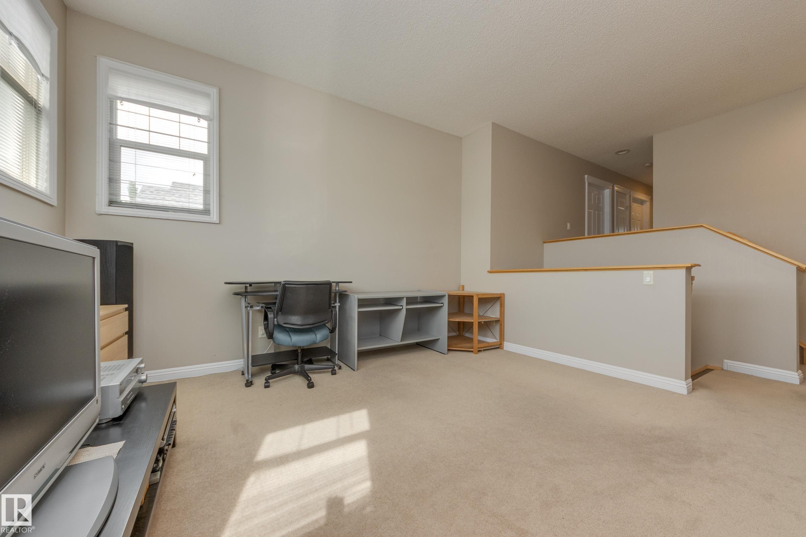 2426 Hagen Way, Edmonton, AB - Indoor Photo Showing Other Room
