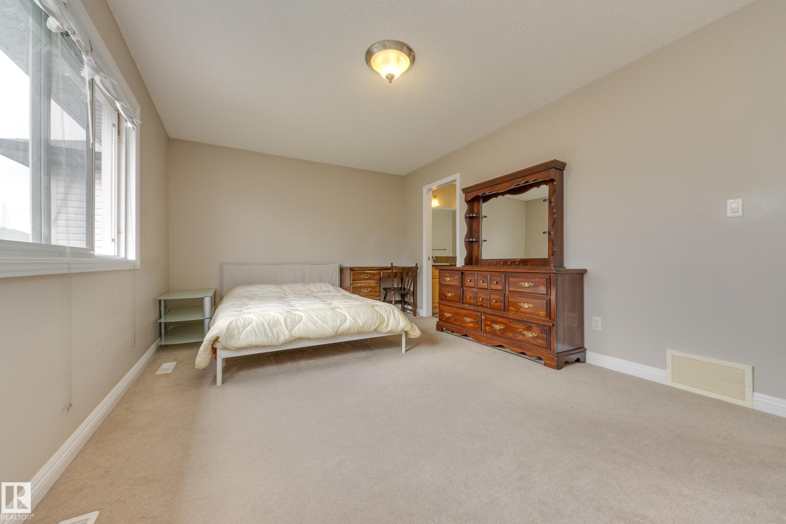 2426 Hagen Way, Edmonton, AB - Indoor Photo Showing Bedroom