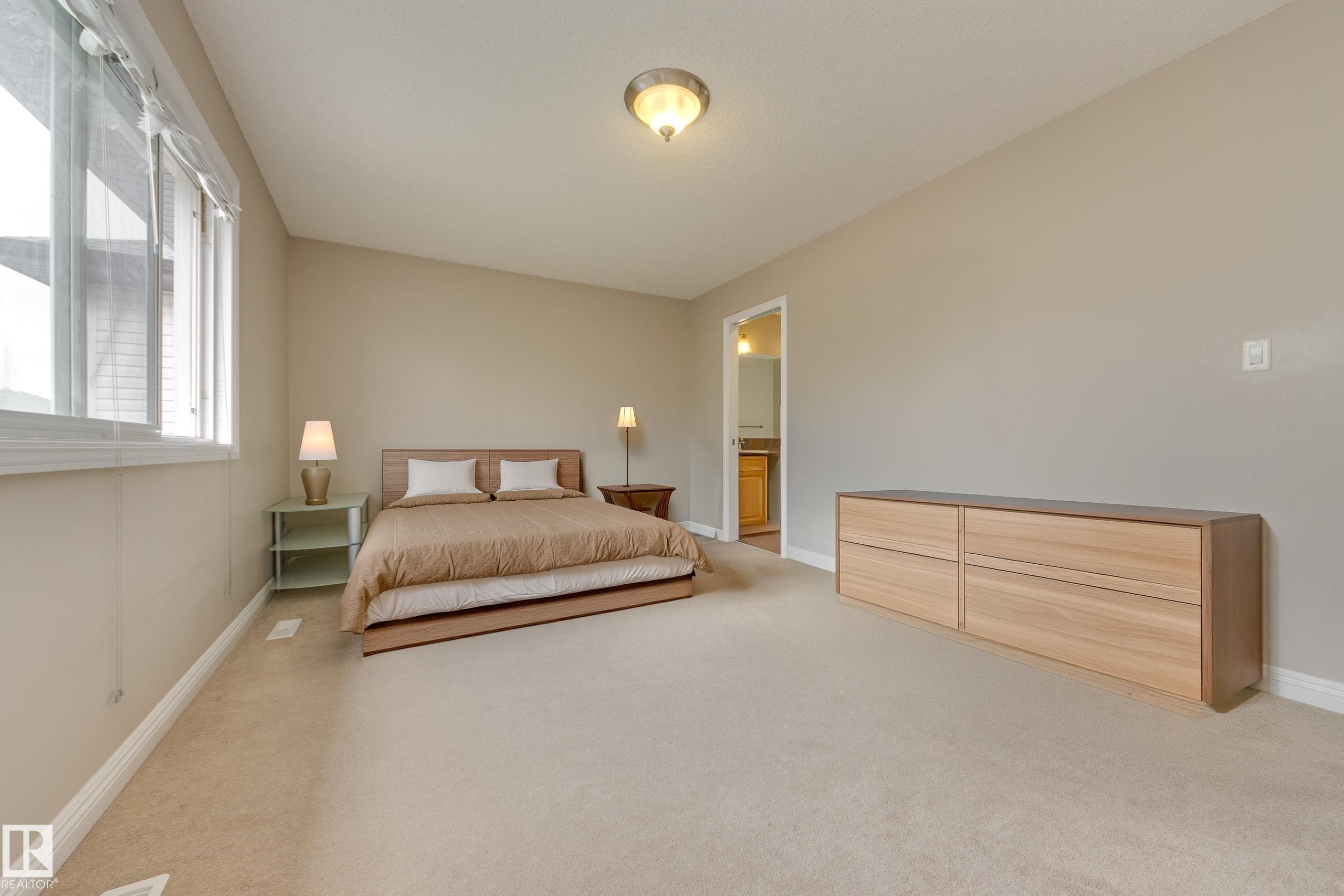 2426 Hagen Way, Edmonton, AB - Indoor Photo Showing Bedroom