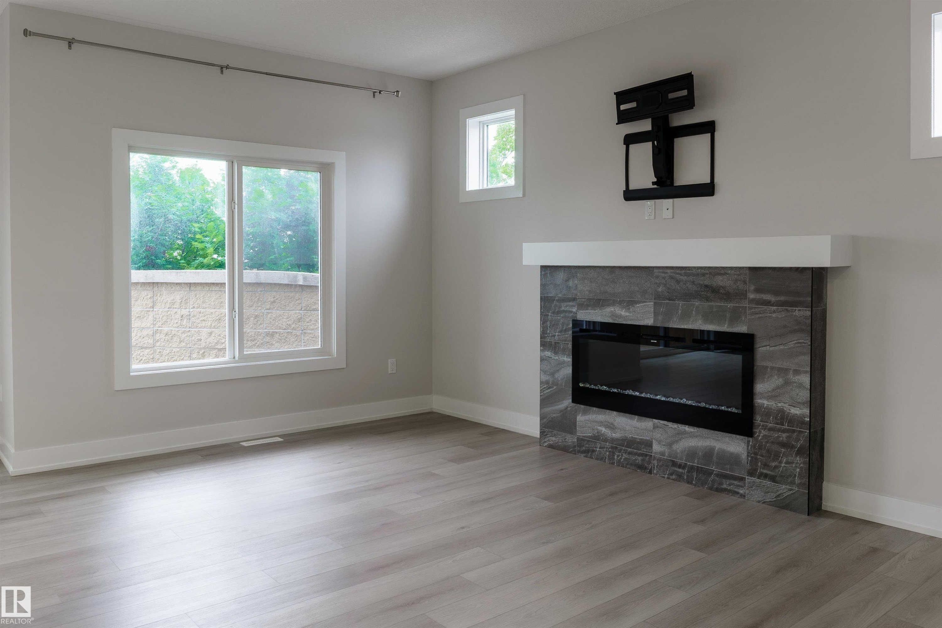 2104 160 Street Sw, Edmonton, AB - Indoor Photo Showing Living Room With Fireplace