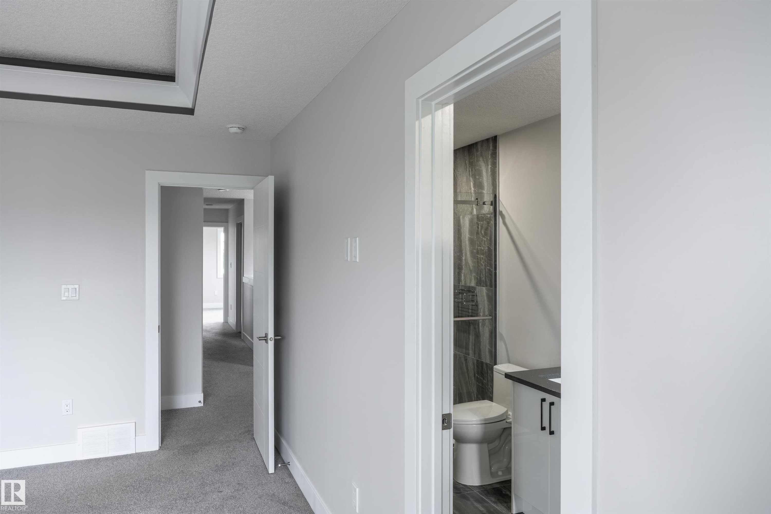 2104 160 Street Sw, Edmonton, AB - Indoor Photo Showing Other Room