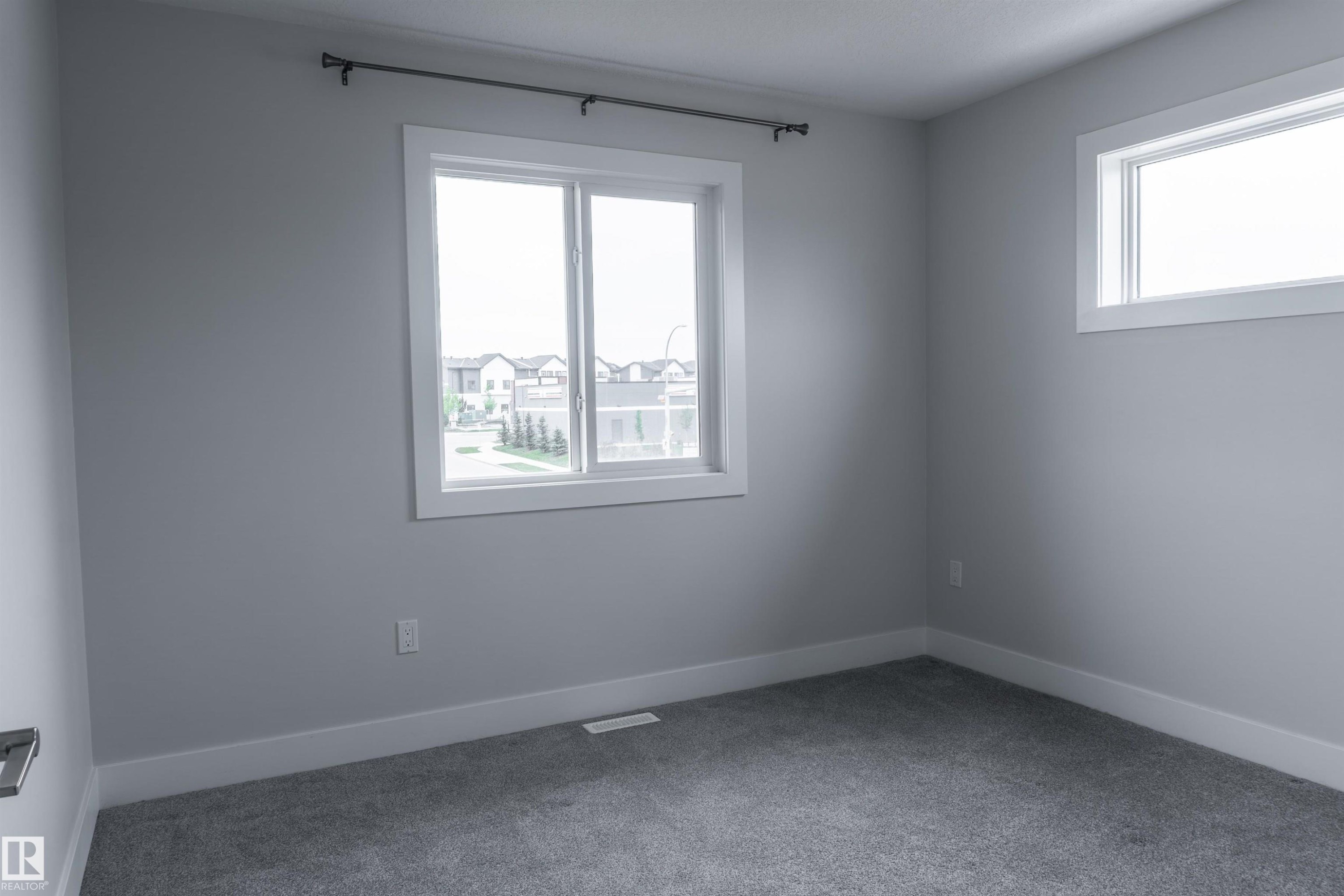 Bedroom 3 - 2104 160 Street Sw, Edmonton, AB - Indoor Photo Showing Other Room