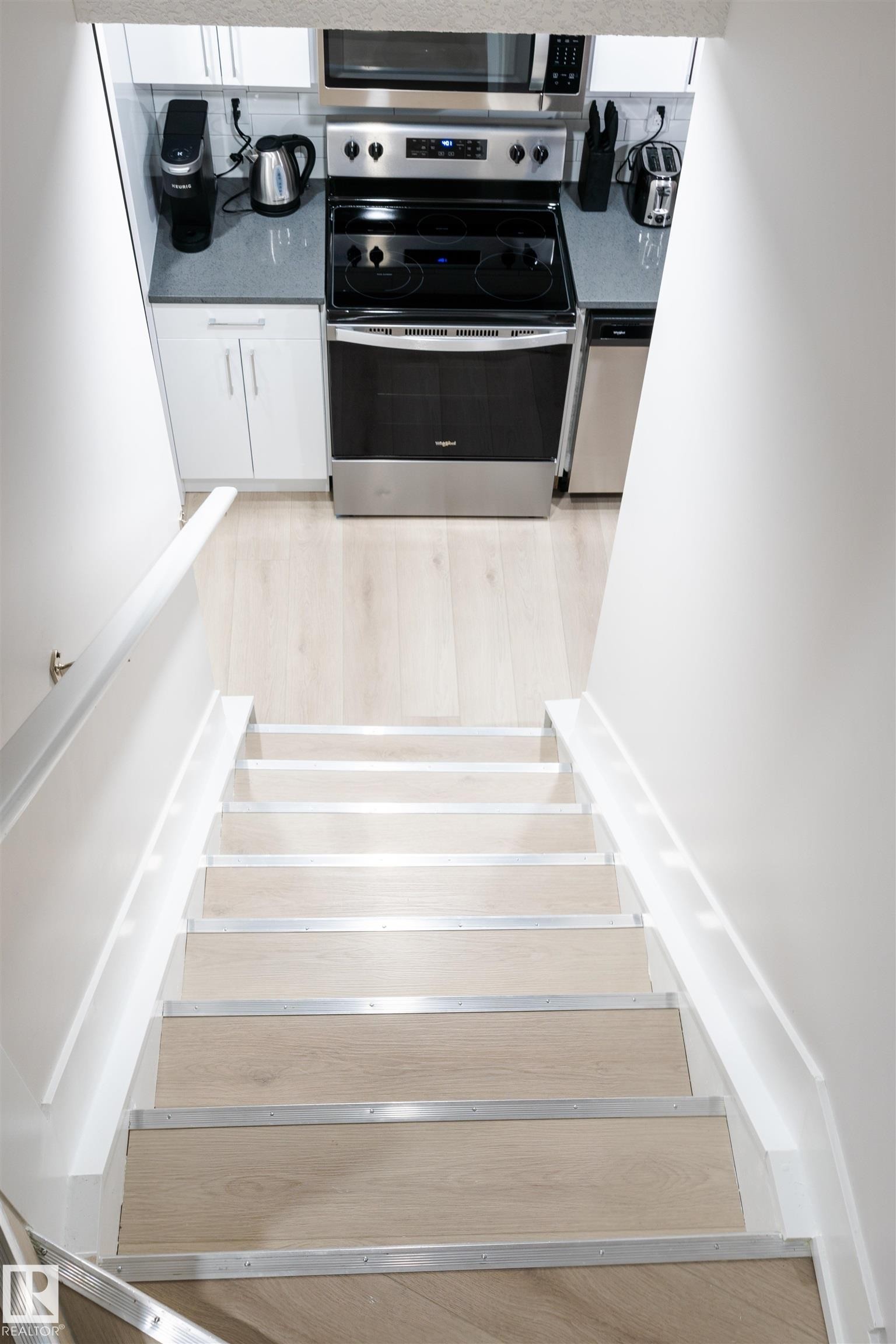 2104 160 Street Sw, Edmonton, AB - Indoor