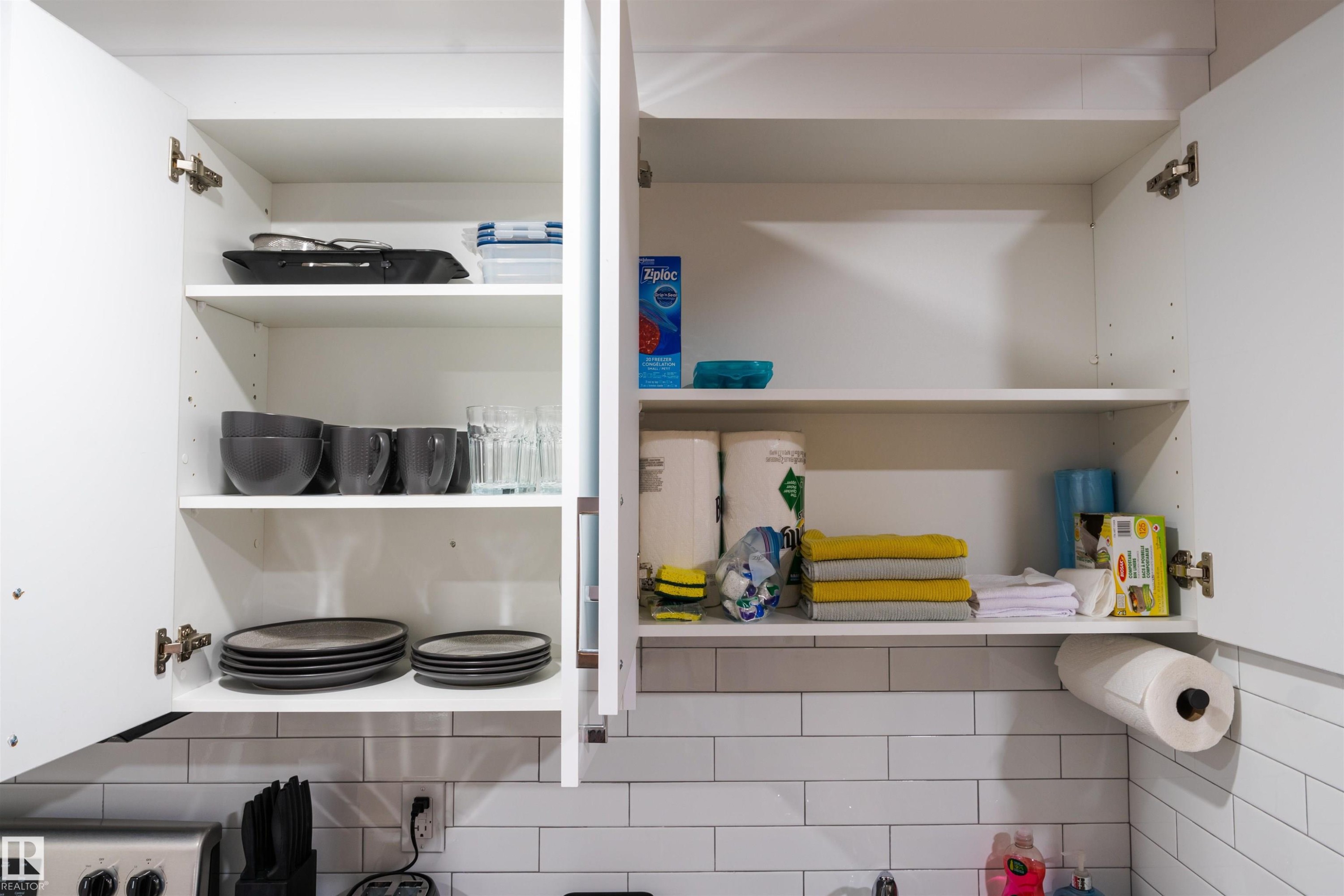 2104 160 Street Sw, Edmonton, AB - Indoor With Storage