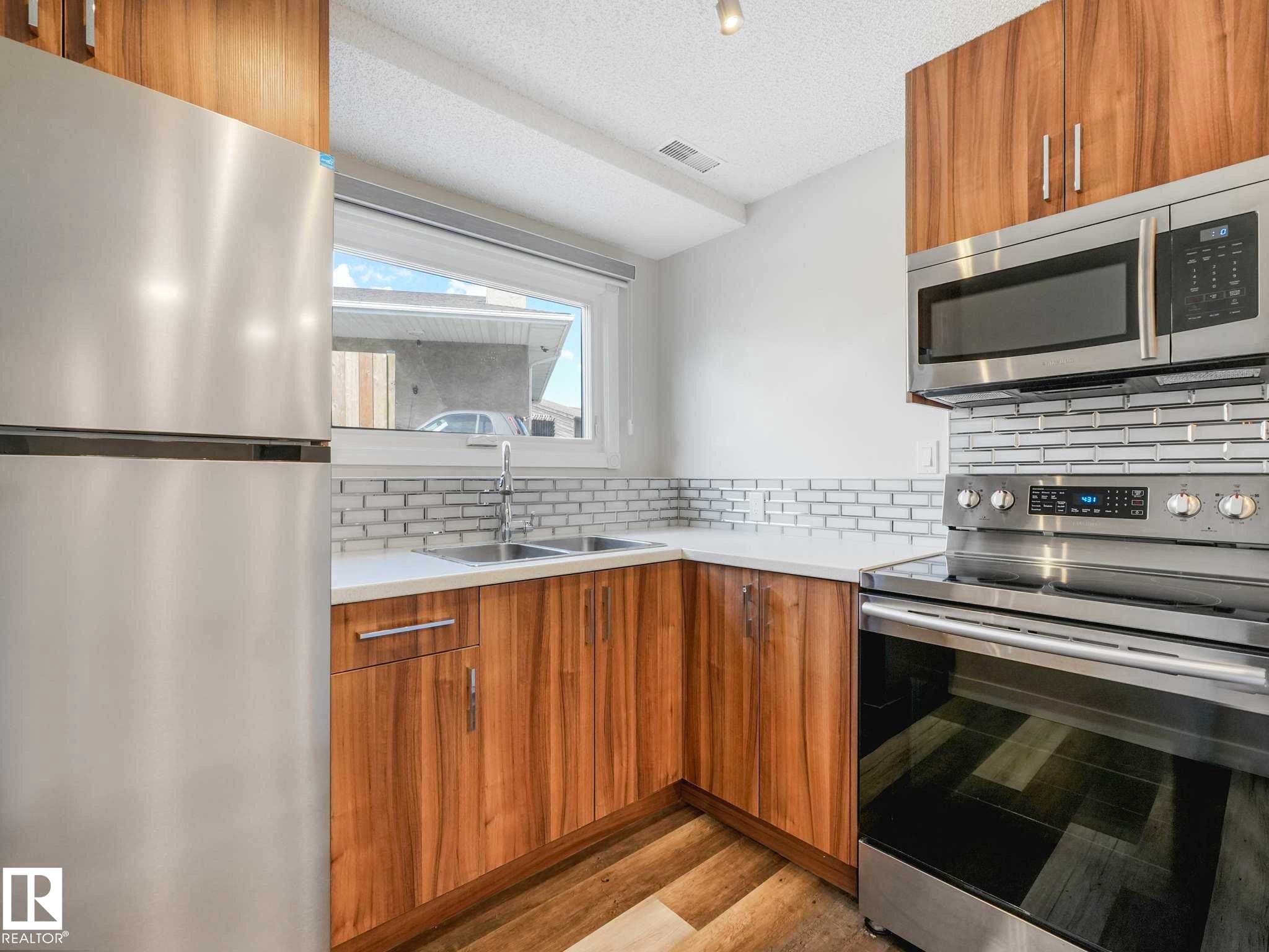 180 Dunluce Road, Edmonton, AB