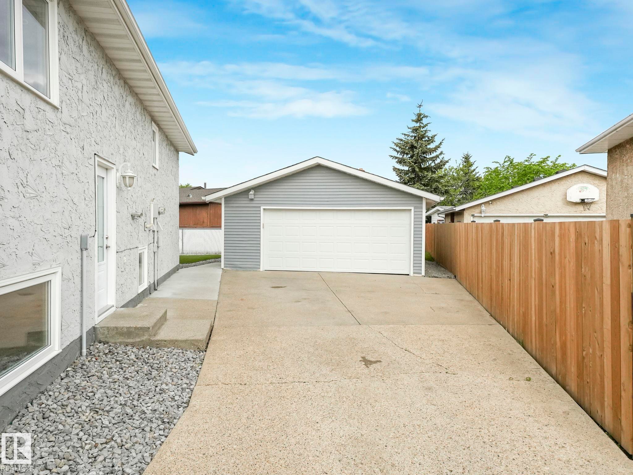 180 Dunluce Road, Edmonton, AB