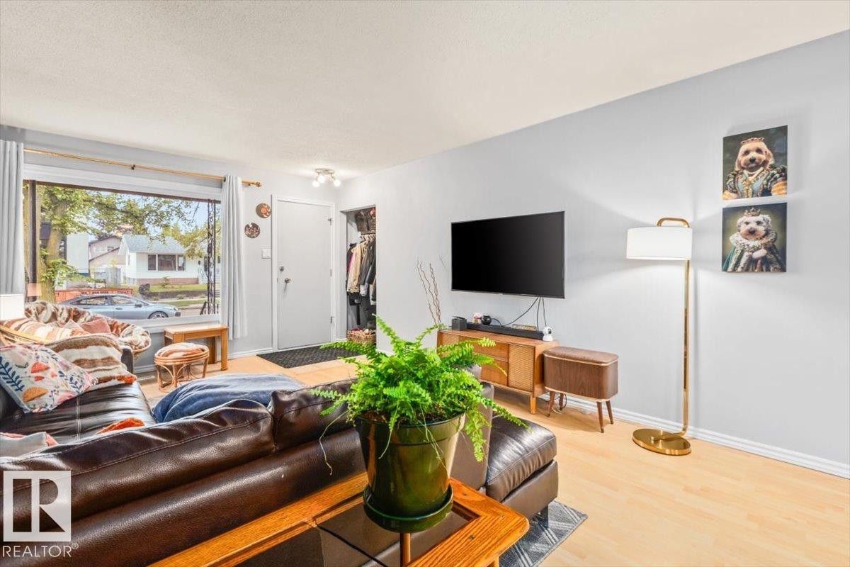 9324 70 Avenue, Edmonton, AB