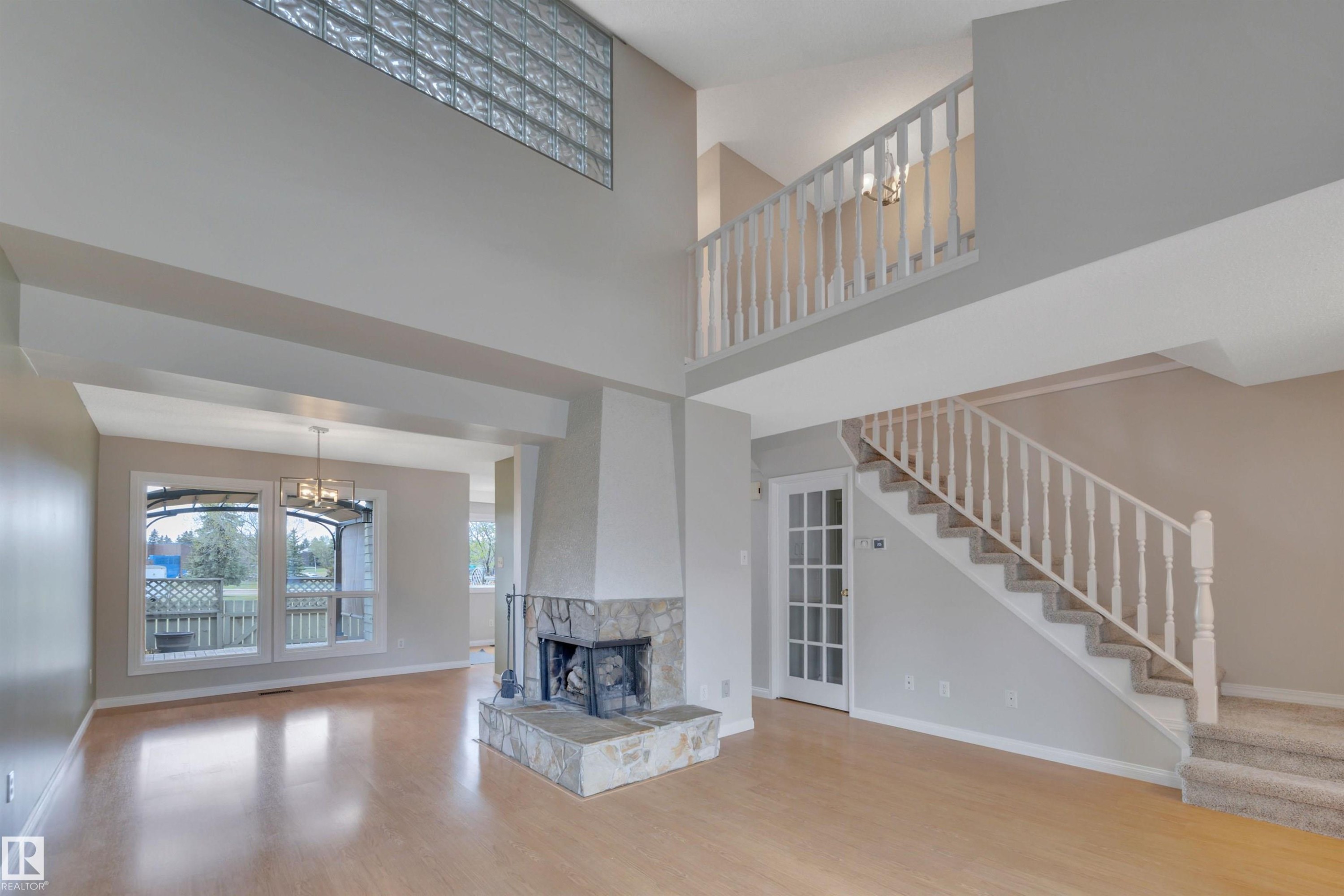 5353 Hill View Crescent Nw, Edmonton, AB - Indoor With Fireplace