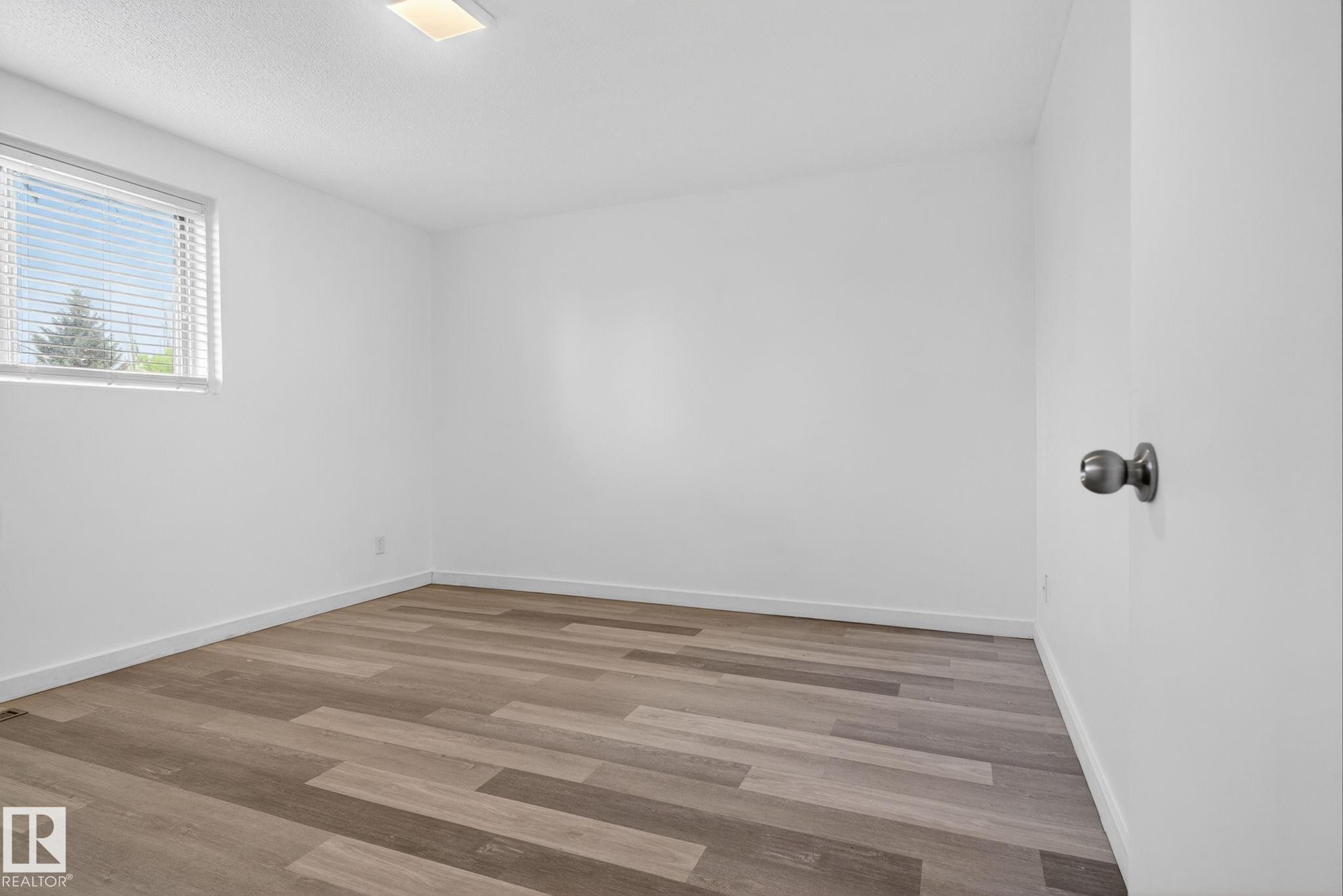 6203 122 Avenue, Edmonton, AB