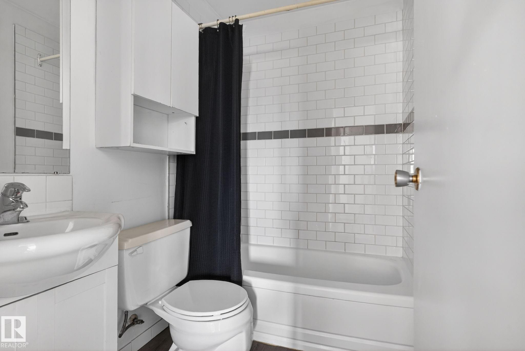 6203 122 Avenue, Edmonton, AB