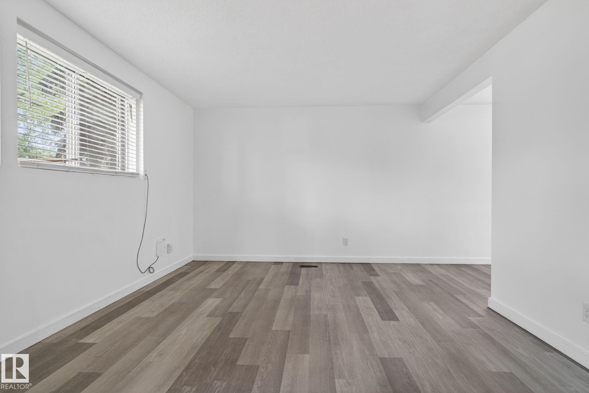 6203 122 Avenue, Edmonton, AB