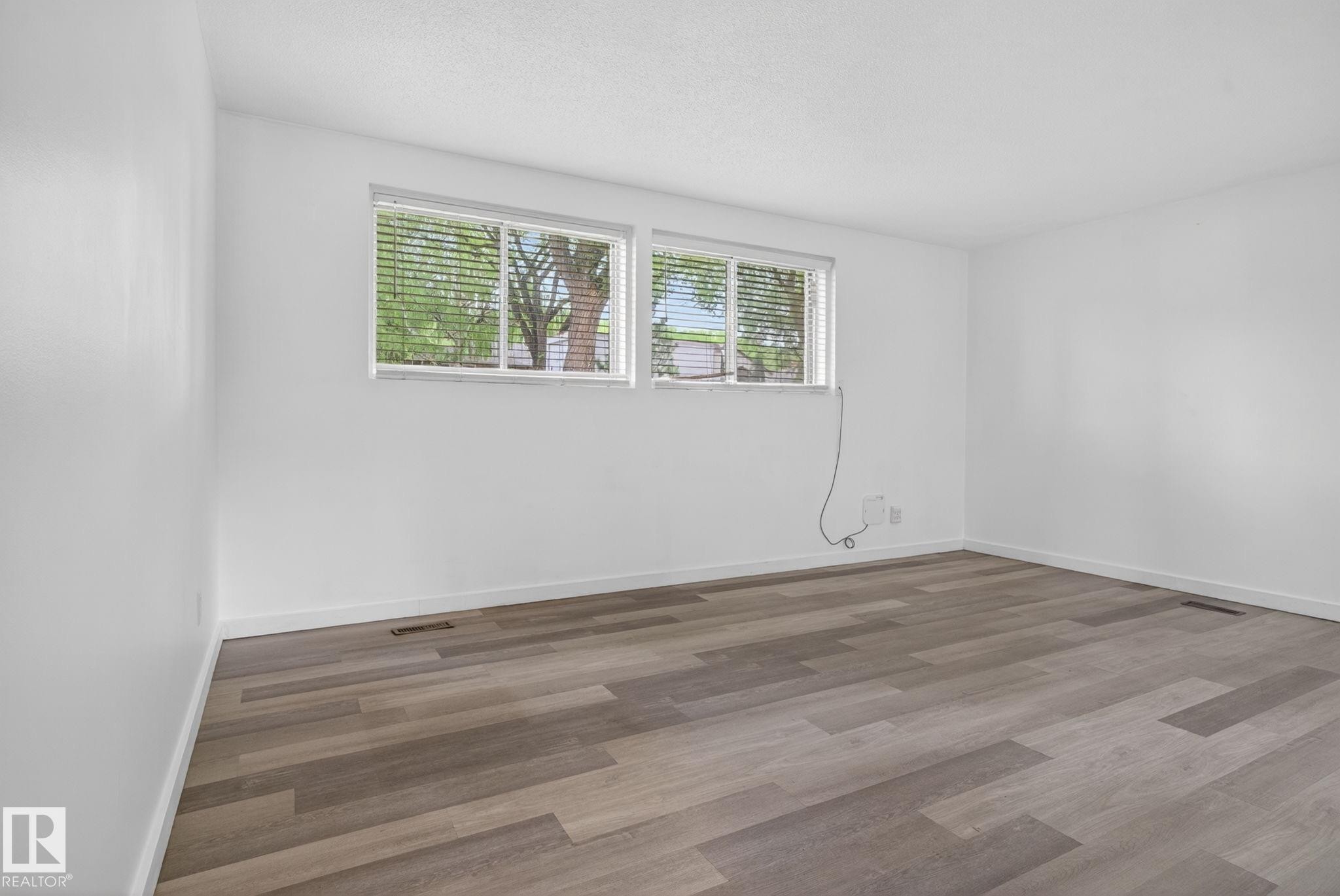 6203 122 Avenue, Edmonton, AB
