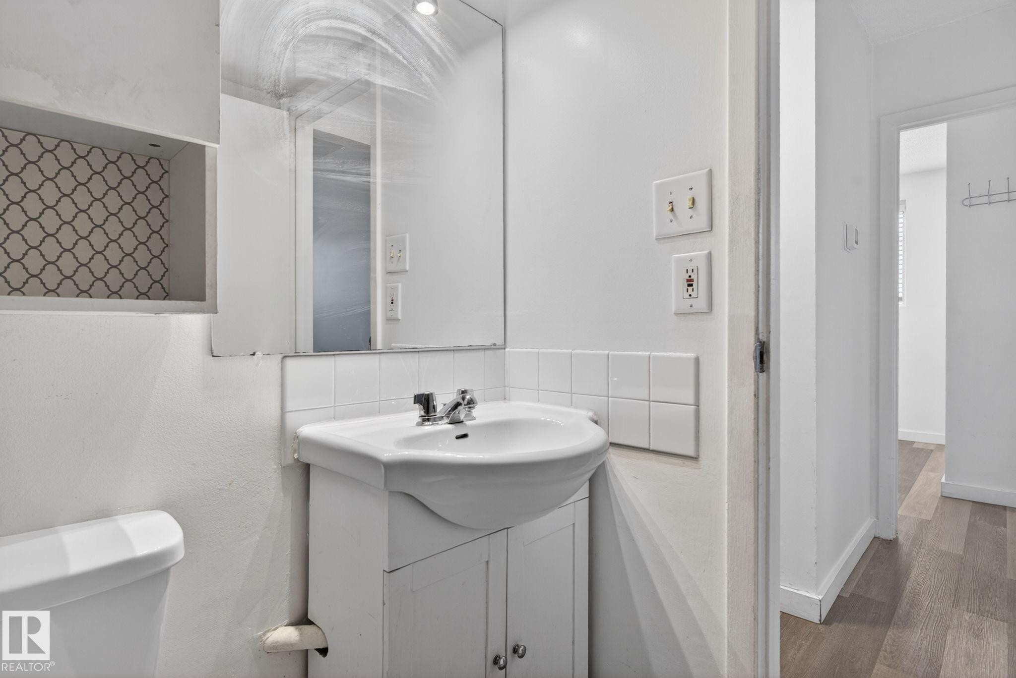 6203 122 Avenue, Edmonton, AB
