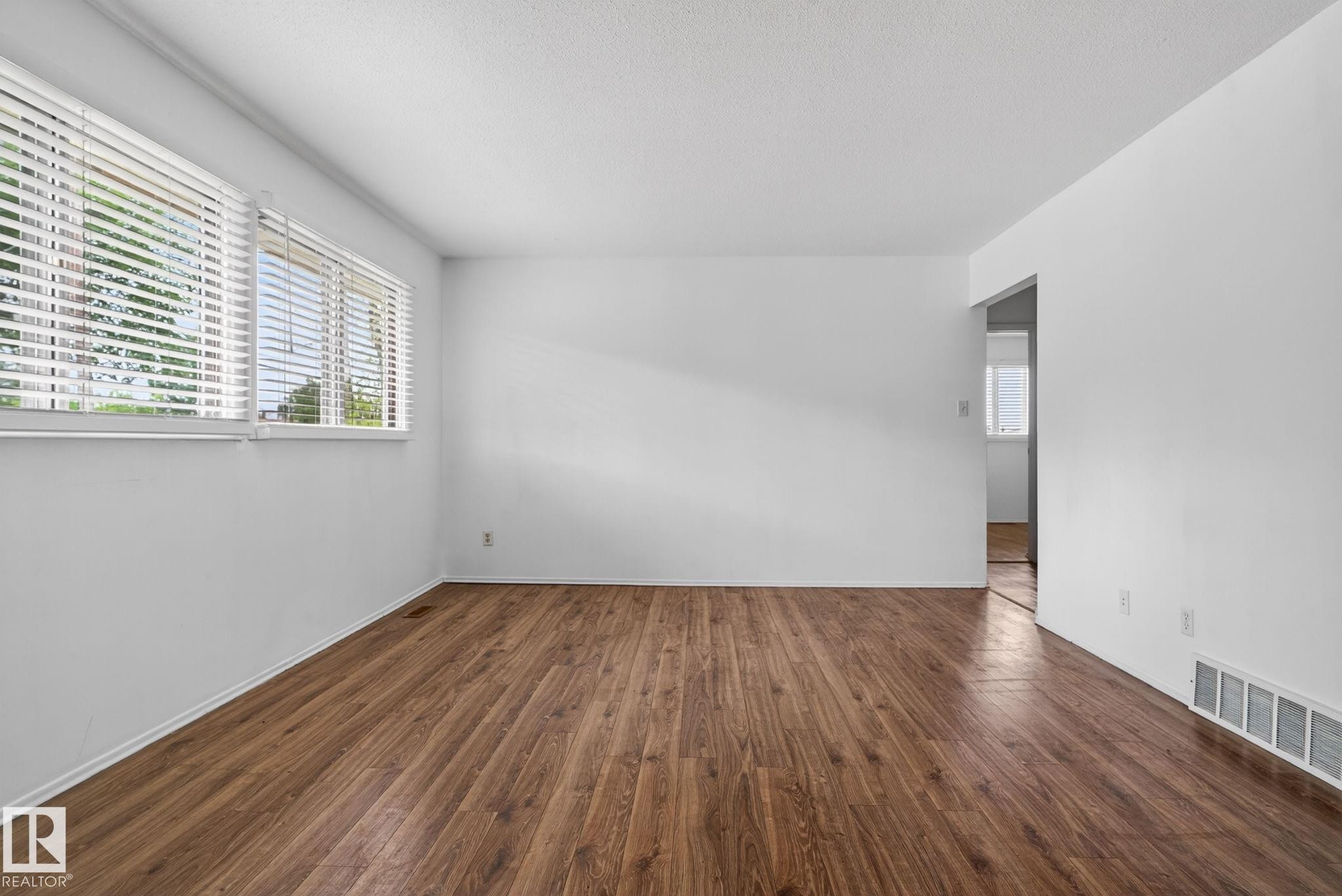 6203 122 Avenue, Edmonton, AB