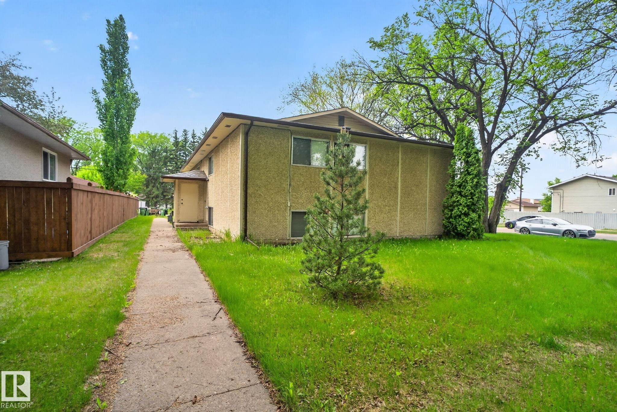 6203 122 Avenue, Edmonton, AB
