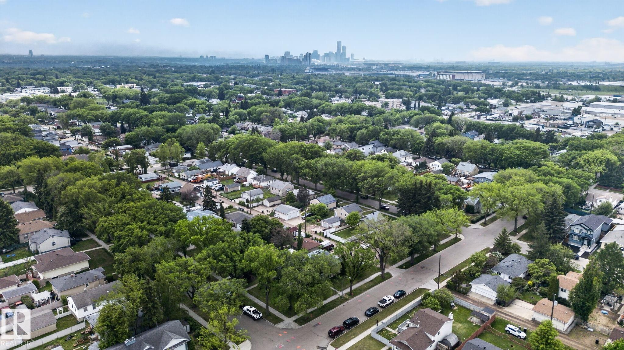 6203 122 Avenue, Edmonton, AB