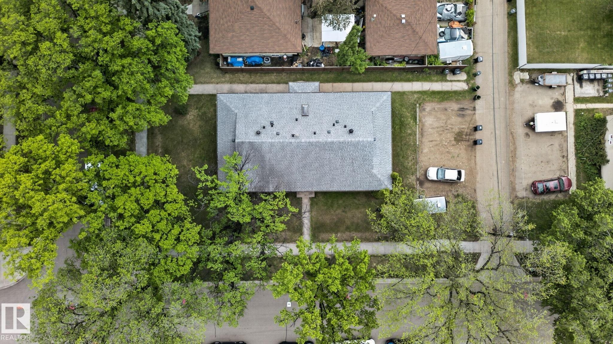 6203 122 Avenue, Edmonton, AB
