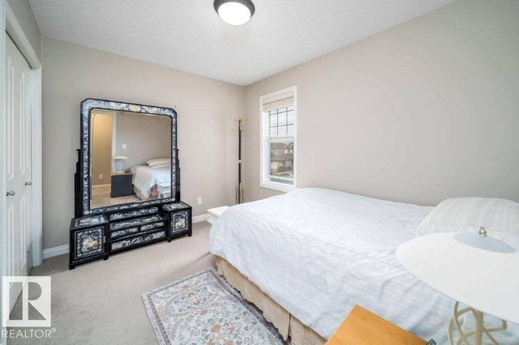 2577 Hanna Crescent, Edmonton, AB - Indoor Photo Showing Bedroom