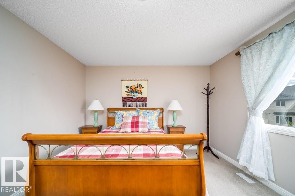 2577 Hanna Crescent, Edmonton, AB - Indoor Photo Showing Bedroom