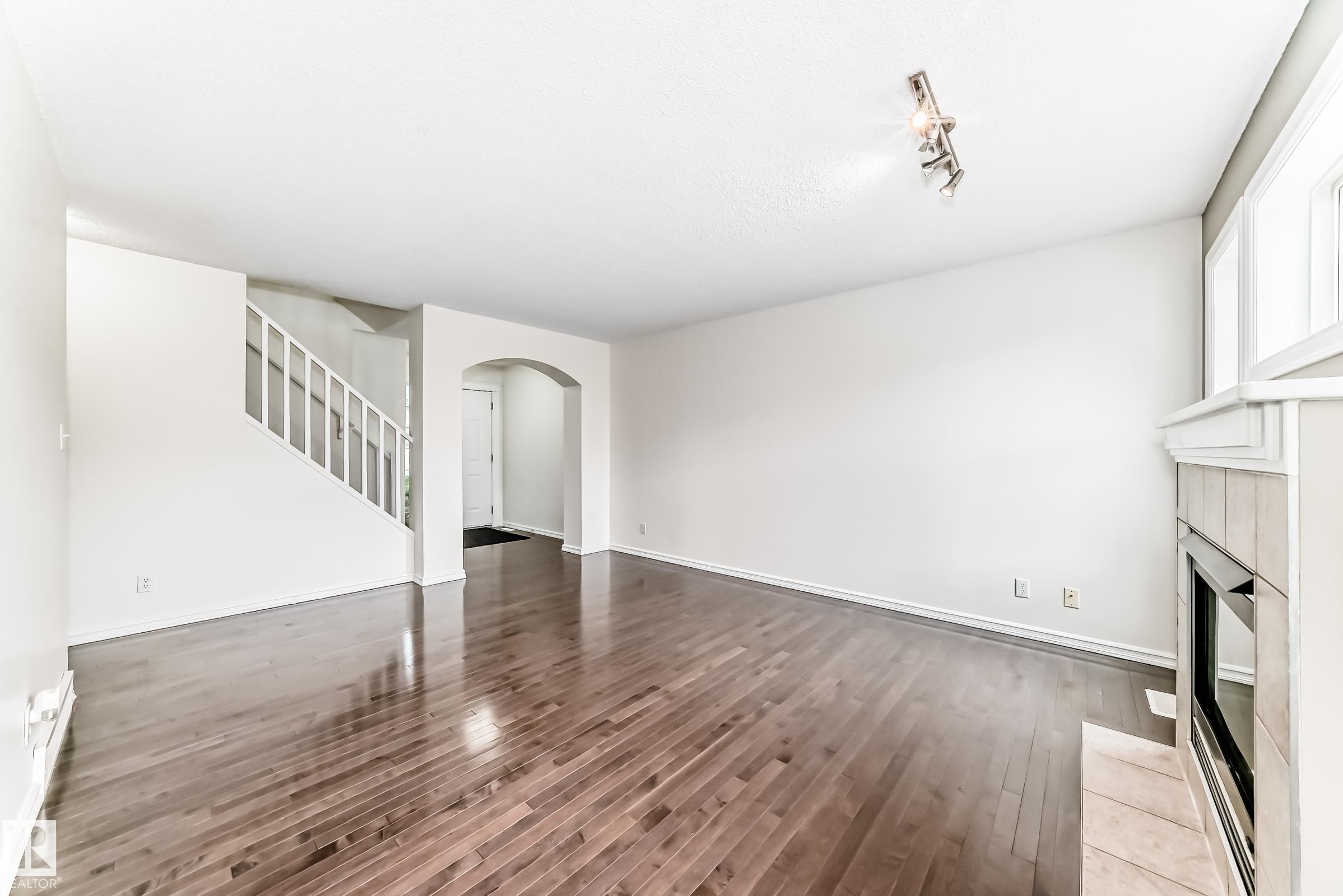 21208 89A Avenue, Edmonton, AB