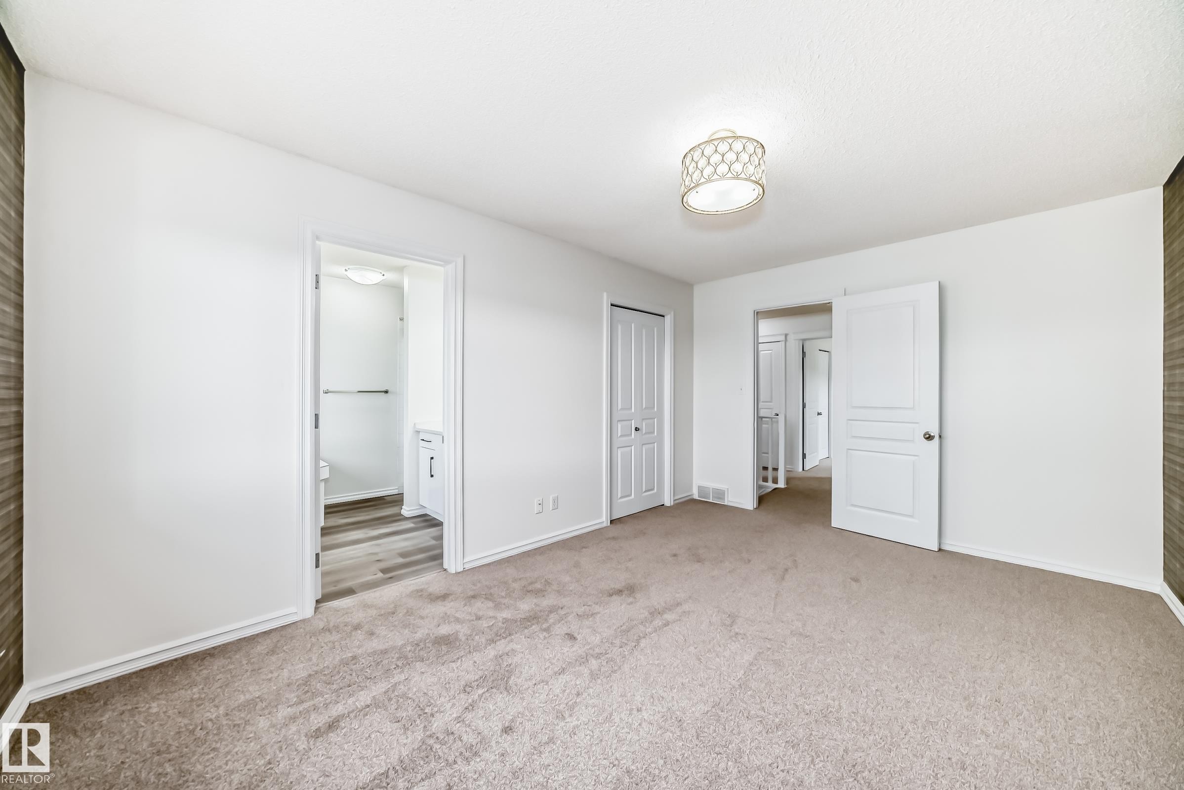 21208 89A Avenue, Edmonton, AB