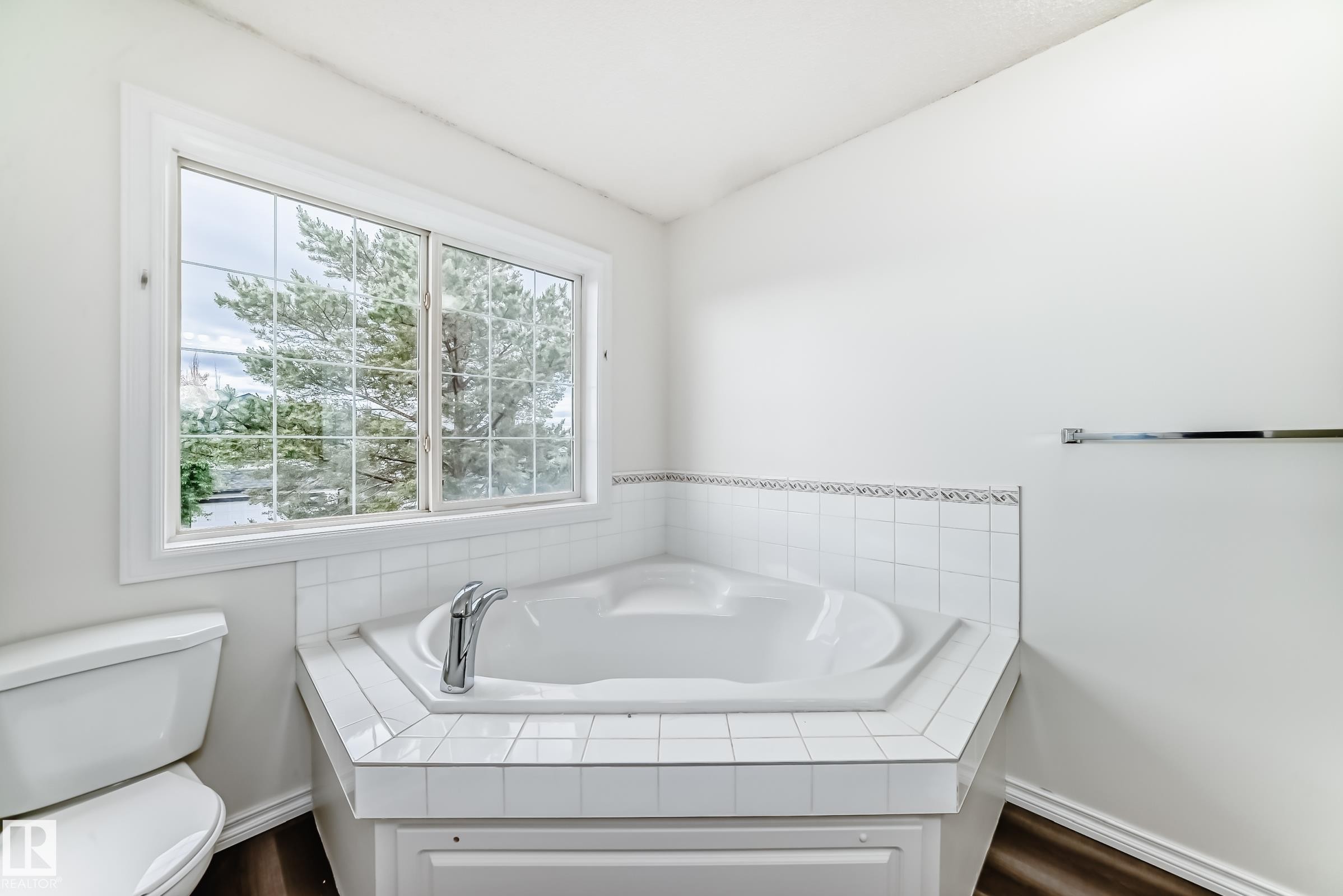 21208 89A Avenue, Edmonton, AB