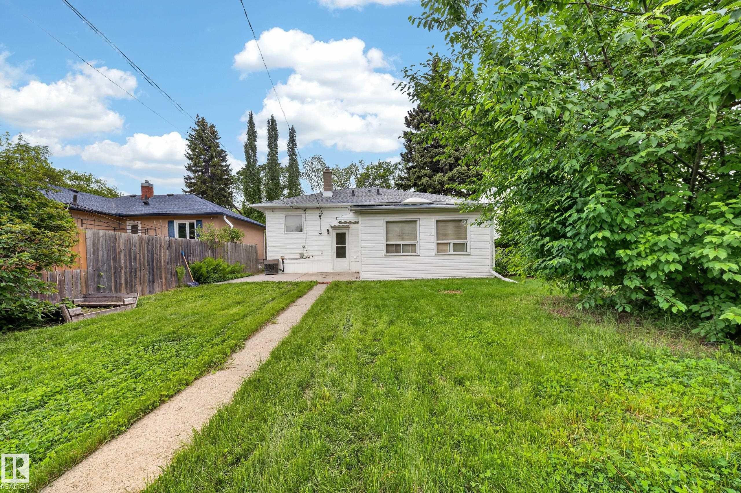 8706 83 Avenue, Edmonton, AB