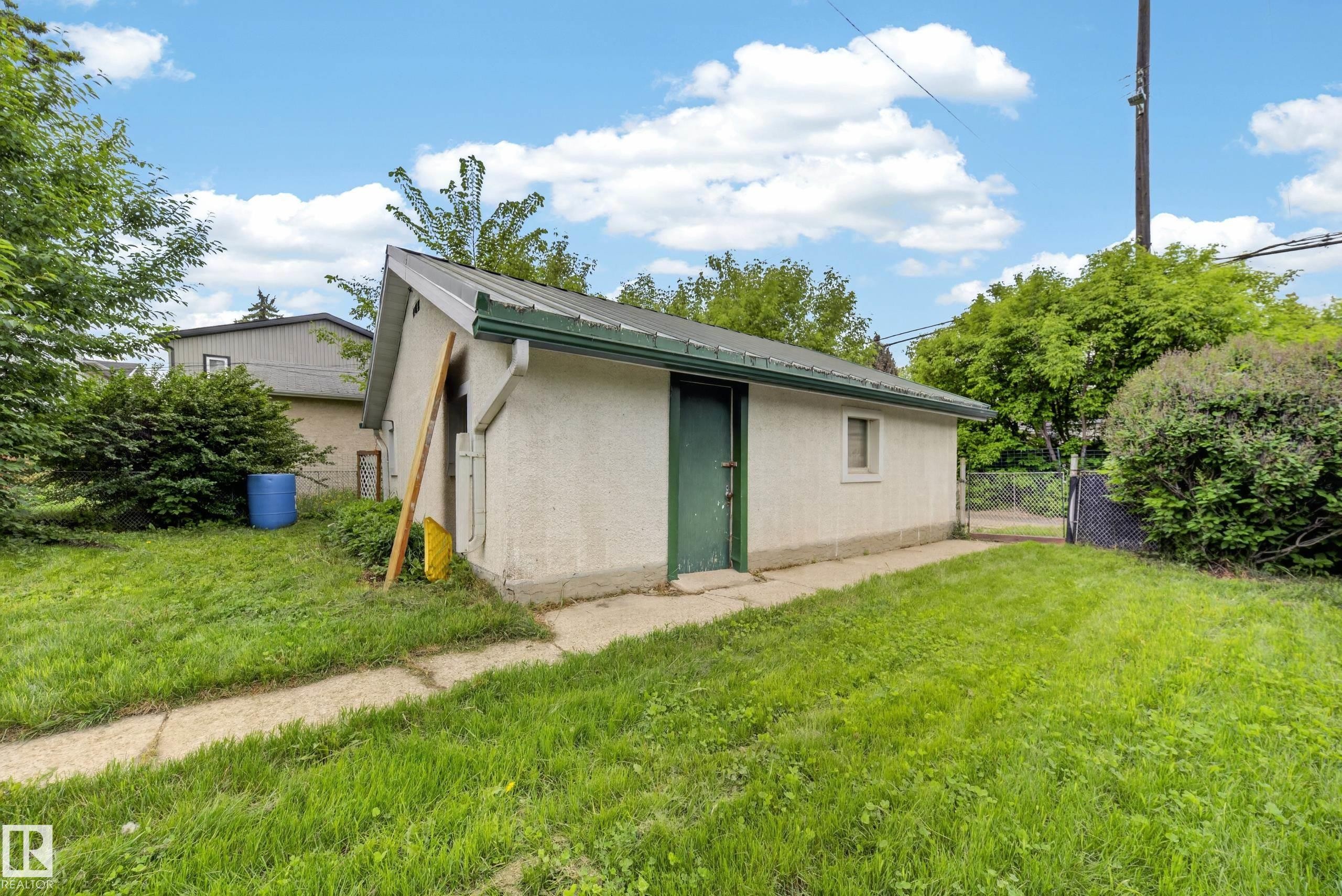 8706 83 Avenue, Edmonton, AB