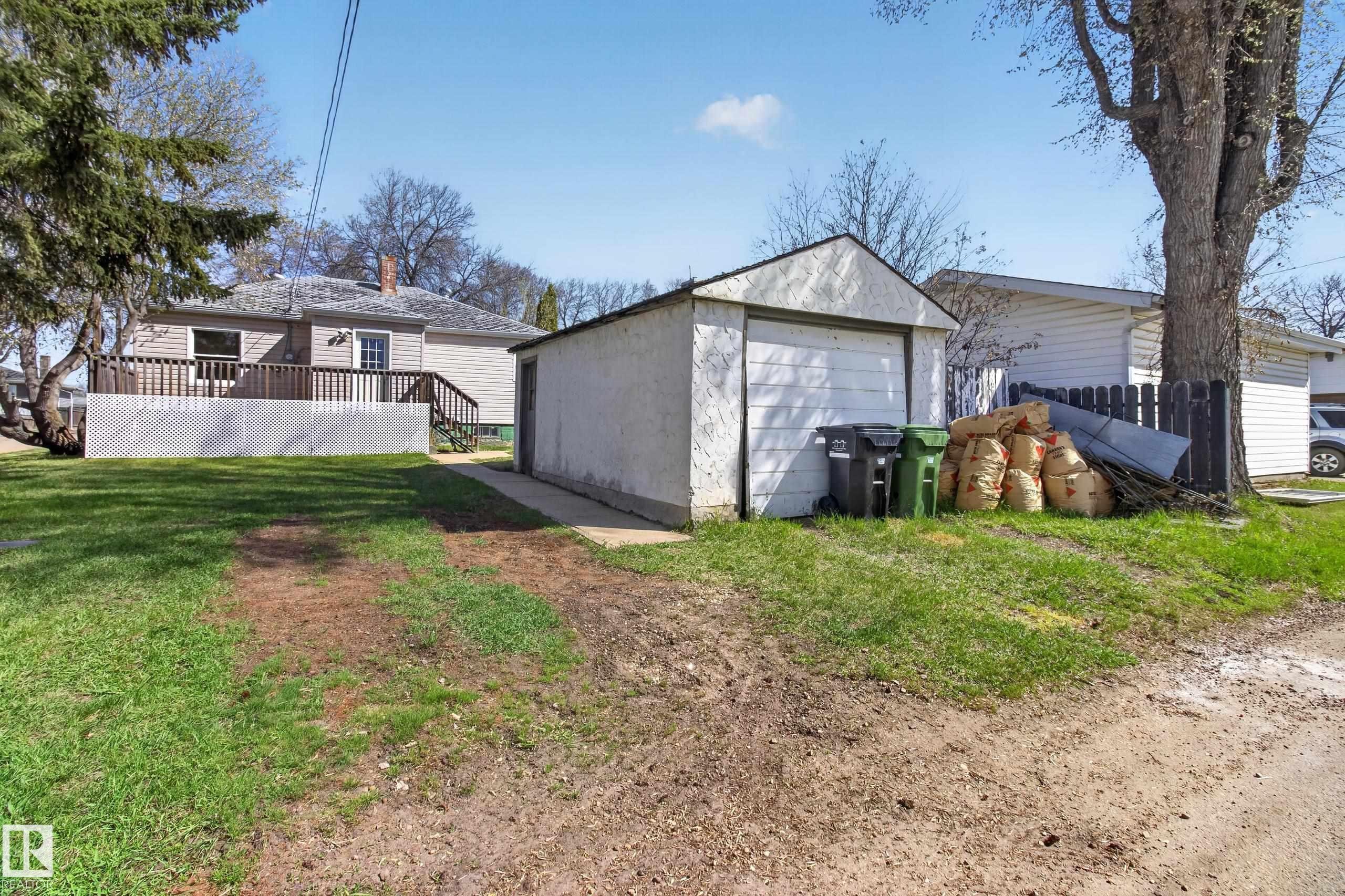 5409 49 Ave, Camrose, AB