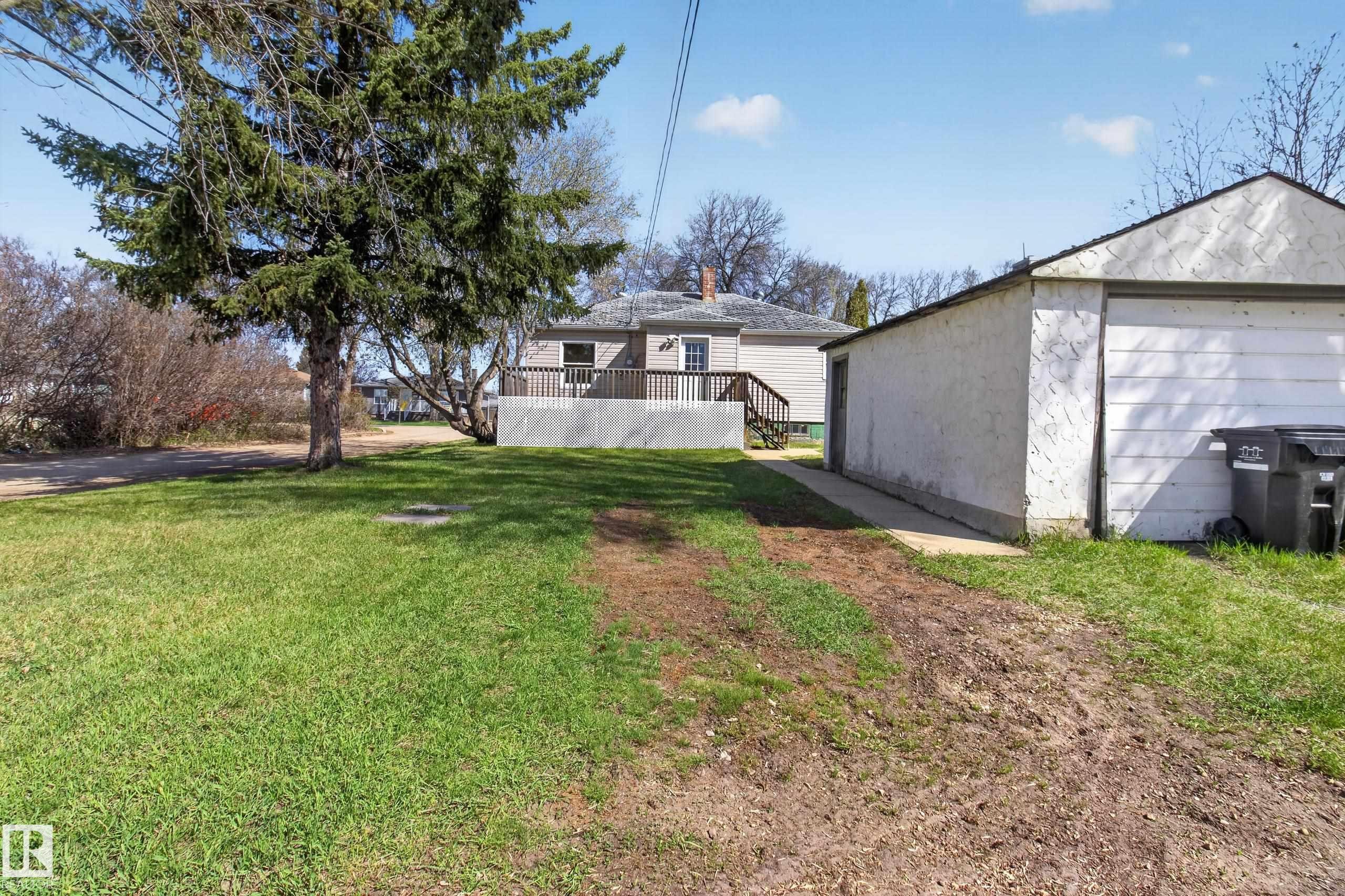 5409 49 Ave, Camrose, AB