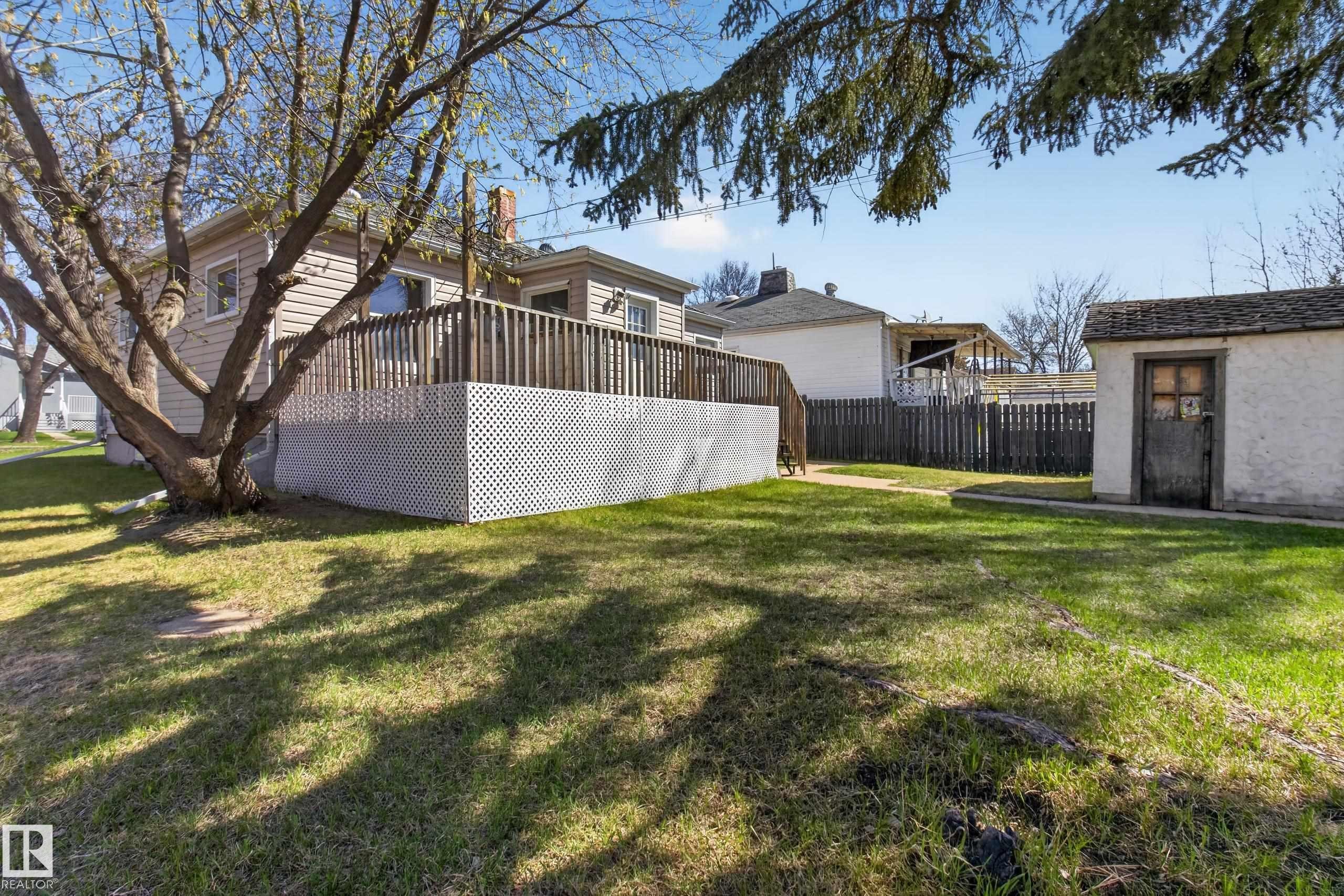 5409 49 Ave, Camrose, AB