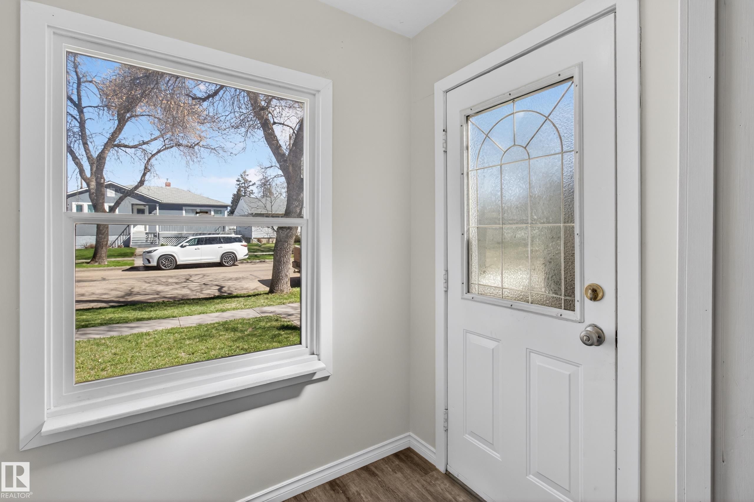 5409 49 Ave, Camrose, AB