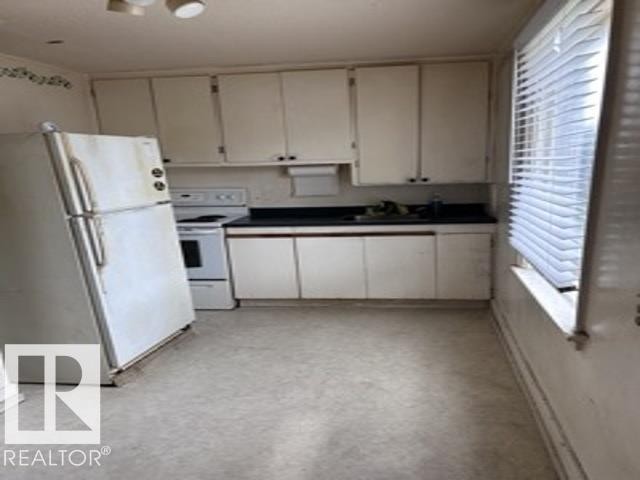 12242 91 Street, Edmonton, AB - Indoor Photo Showing Kitchen