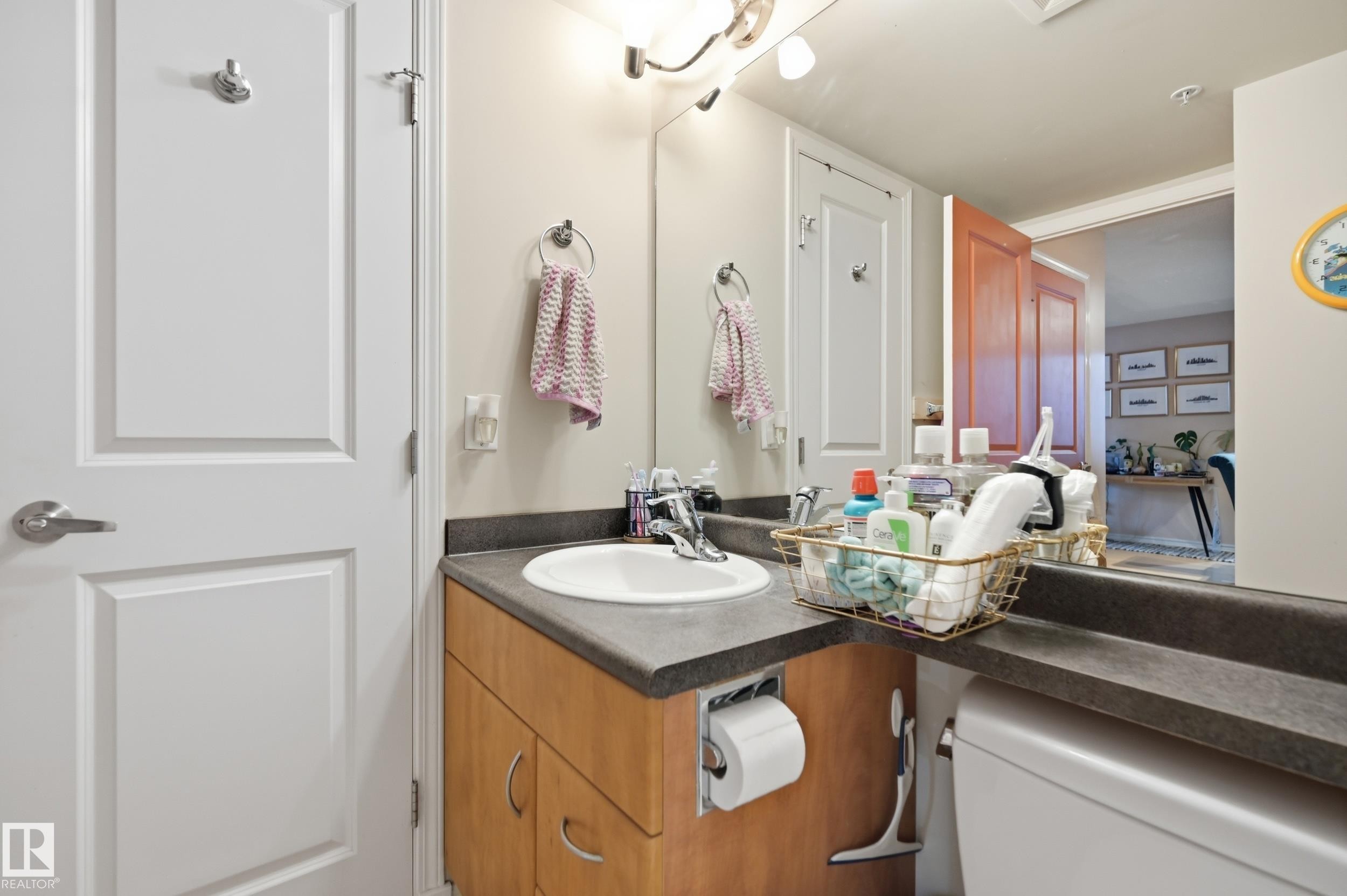 402 10303 105 Street, Edmonton, AB