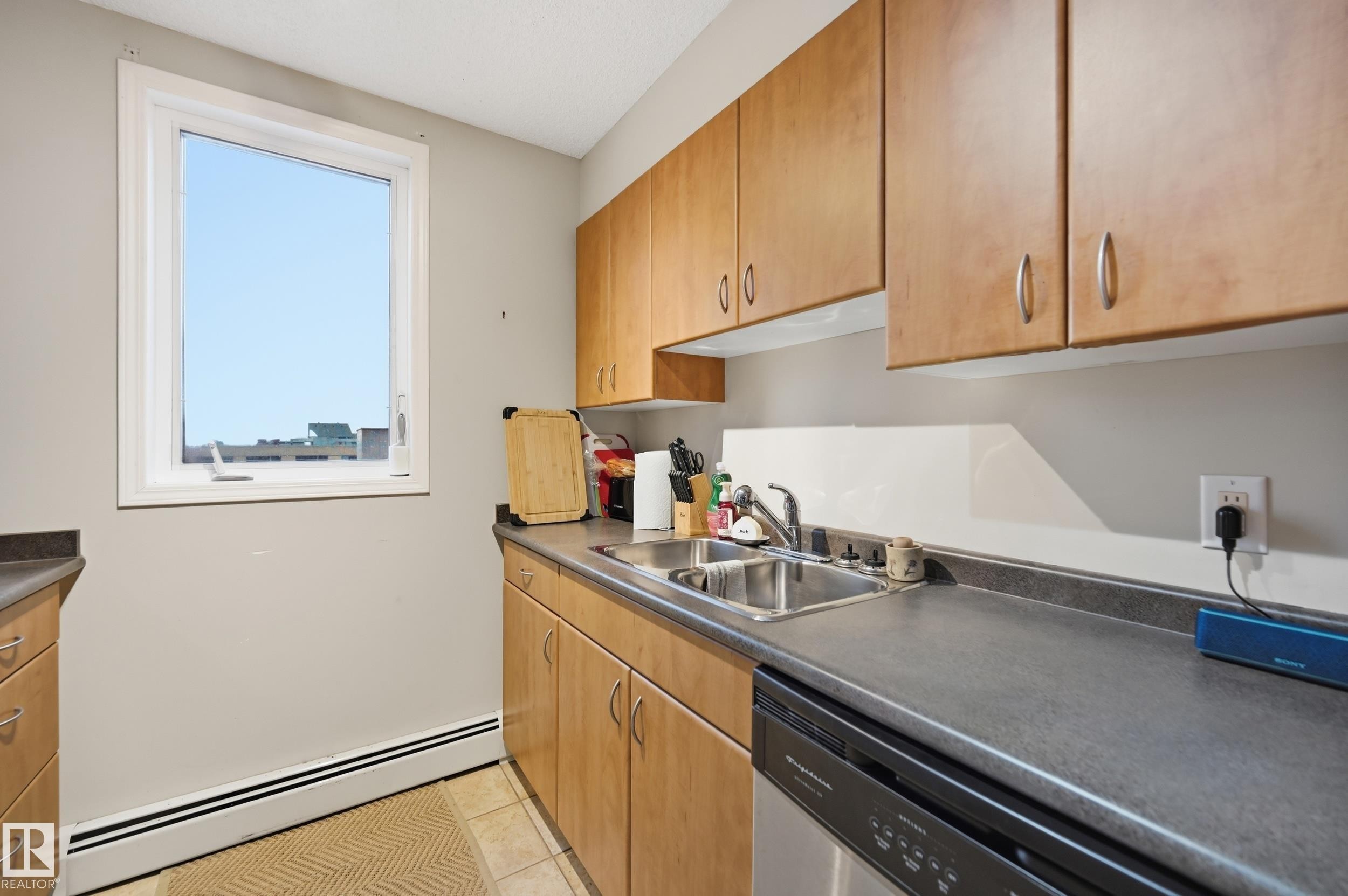 402 10303 105 Street, Edmonton, AB