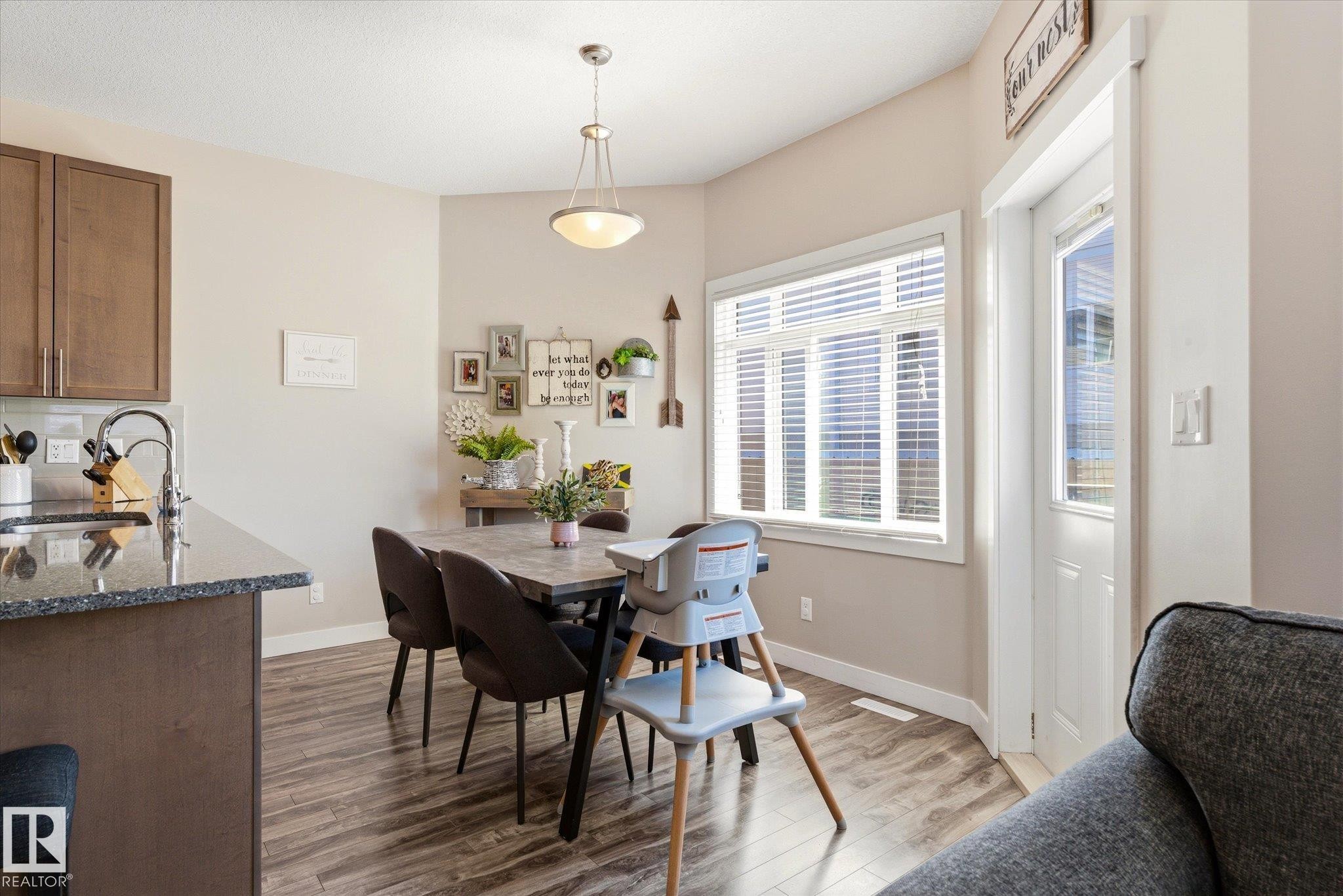 1 16537 130A Street, Edmonton, AB - Indoor Photo Showing Dining Room
