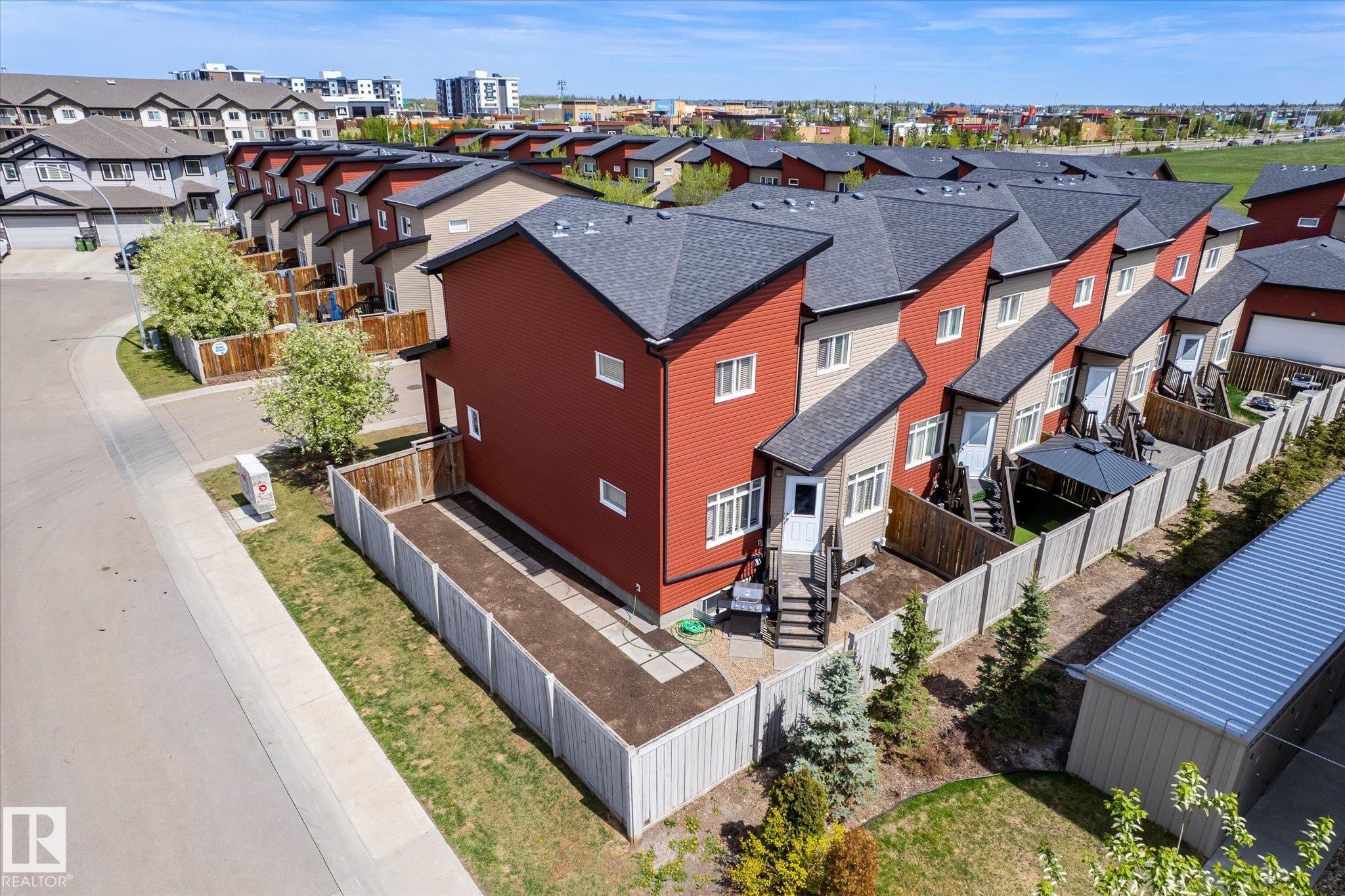 1 16537 130A Street, Edmonton, AB - Outdoor