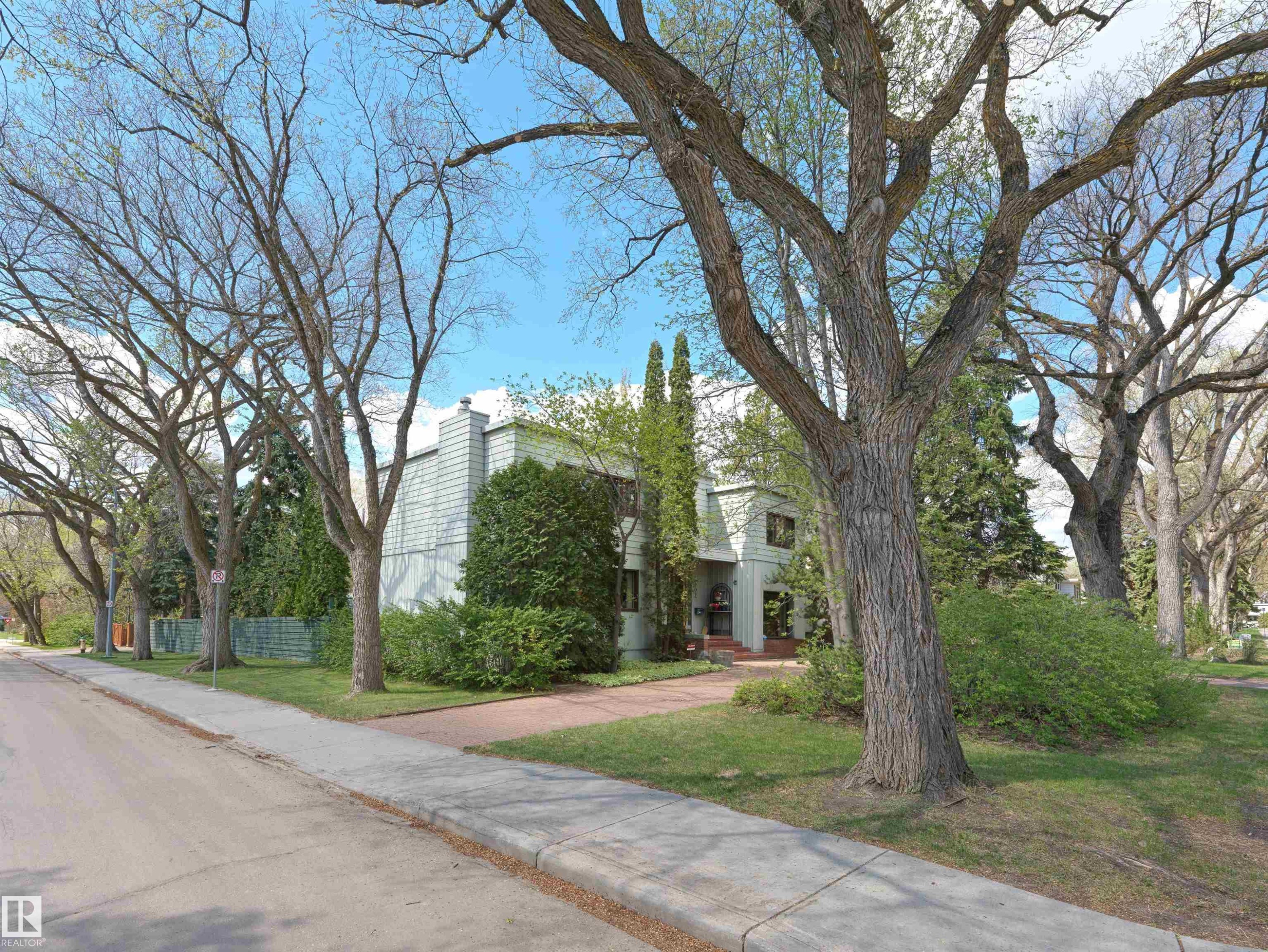 9202 117 Street, Edmonton, AB