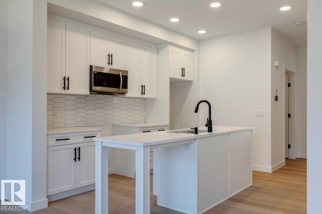9 710 Mattson Drive, Edmonton, AB