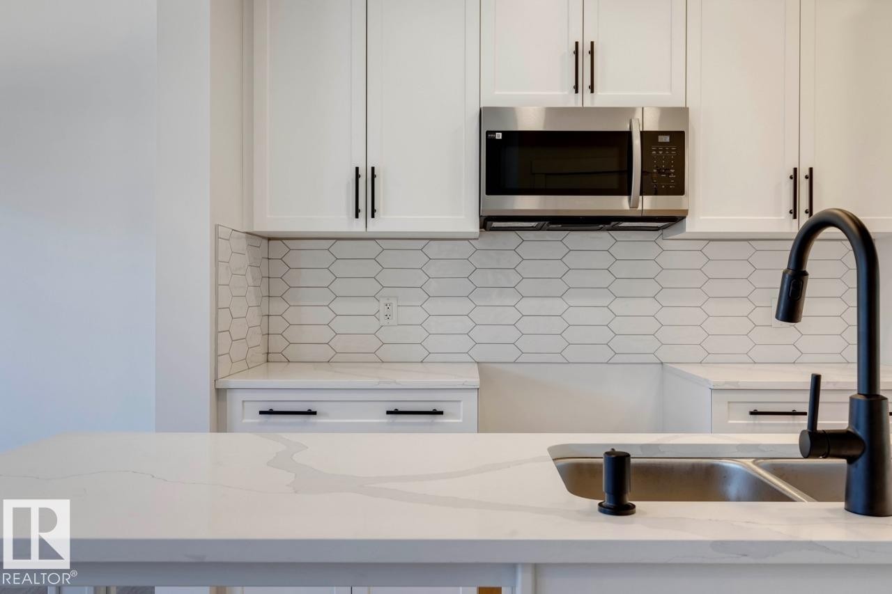 9 710 Mattson Drive, Edmonton, AB