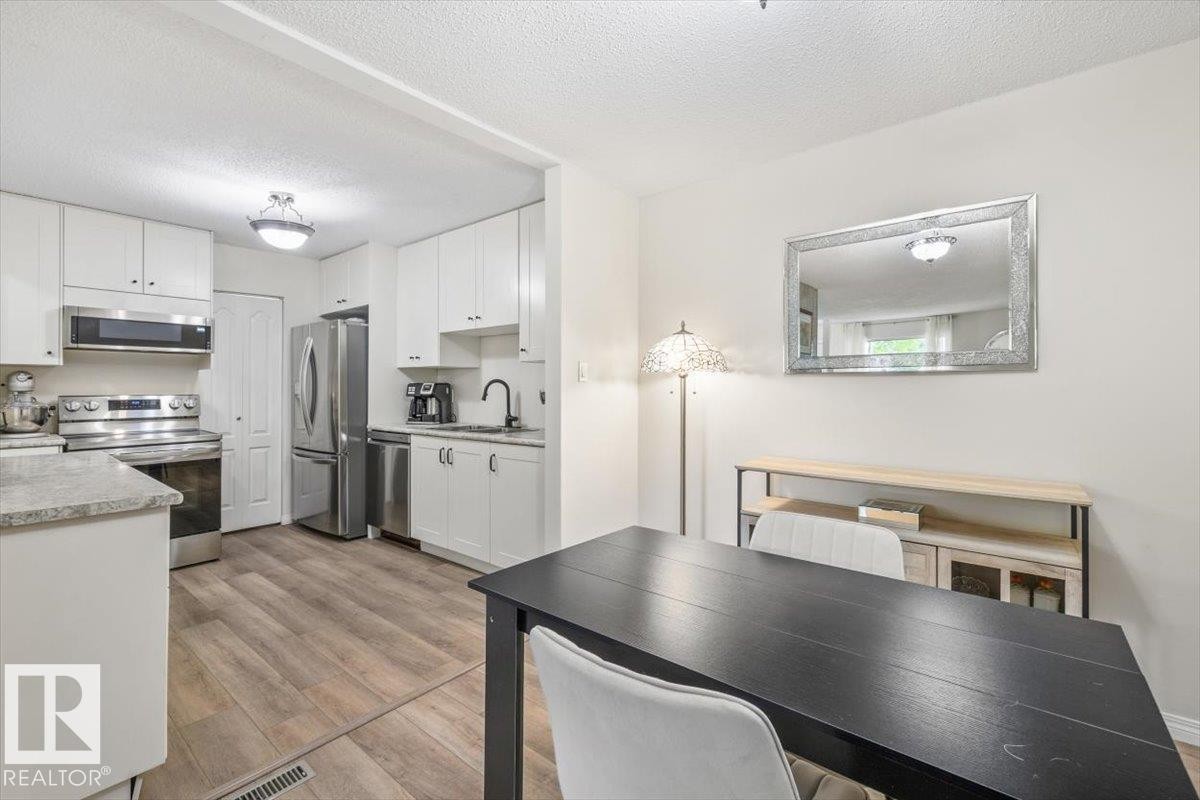 #42 3111 142 Av Nw, Edmonton, AB - Indoor
