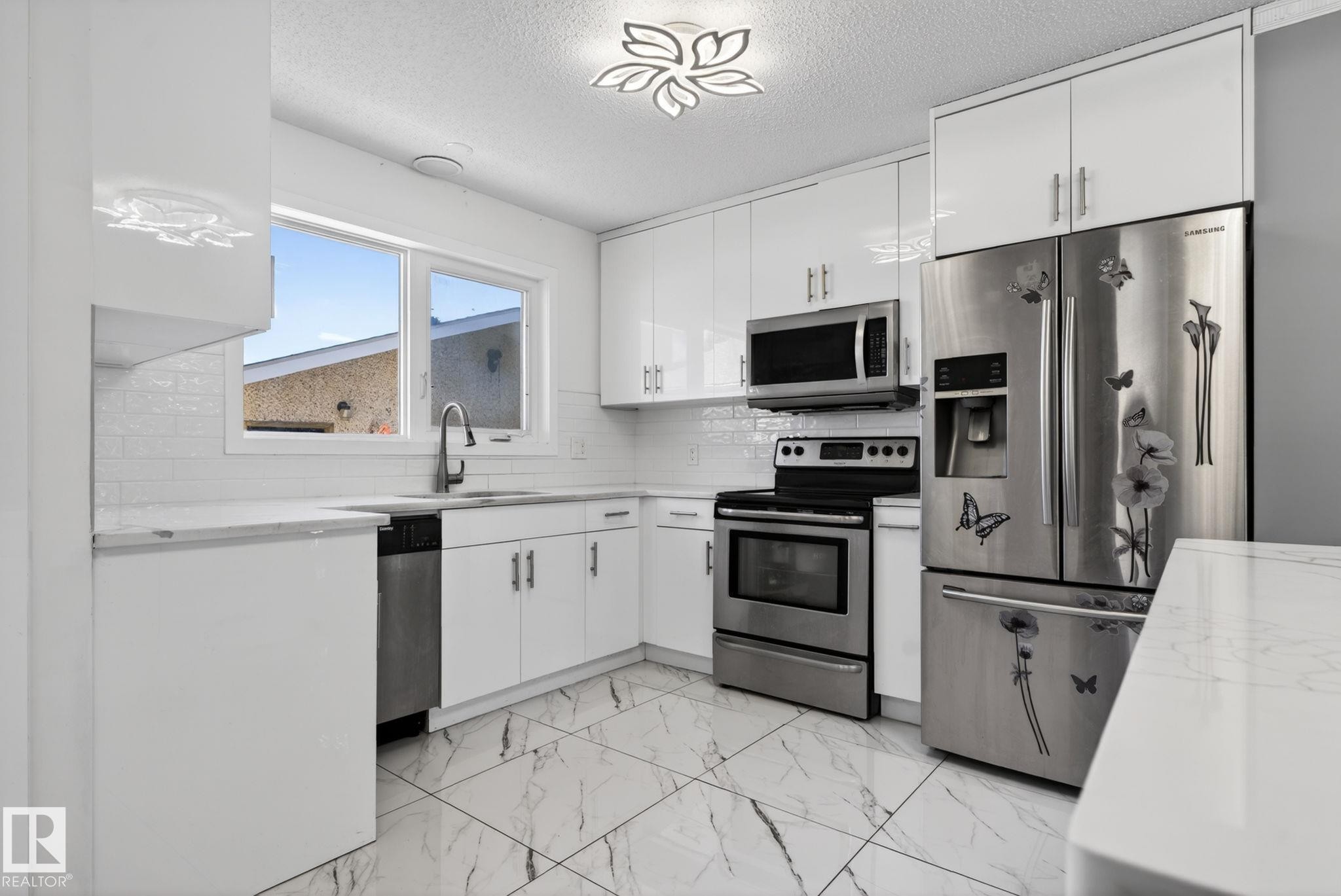 8835 152B Avenue, Edmonton, AB