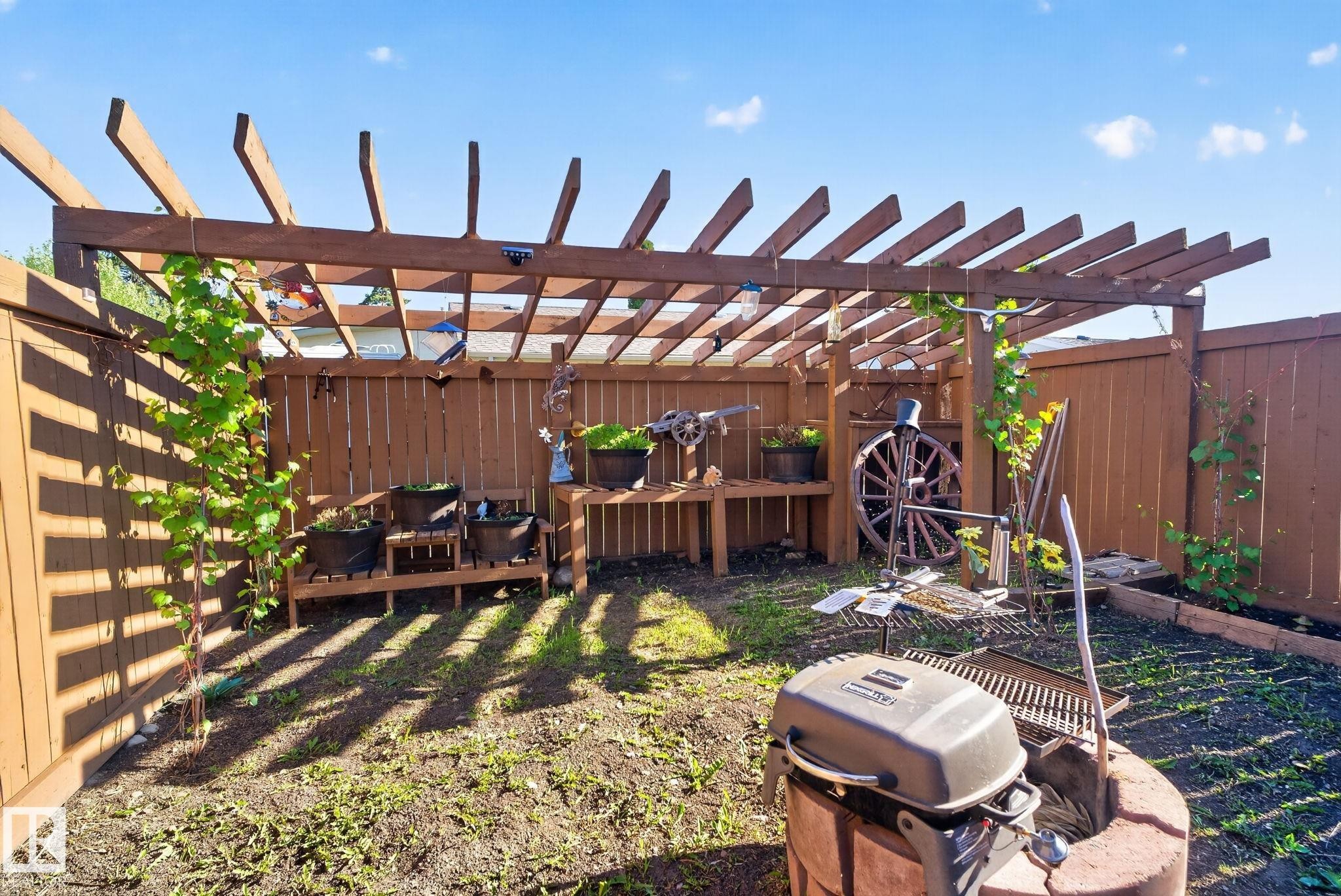 8835 152B Avenue, Edmonton, AB