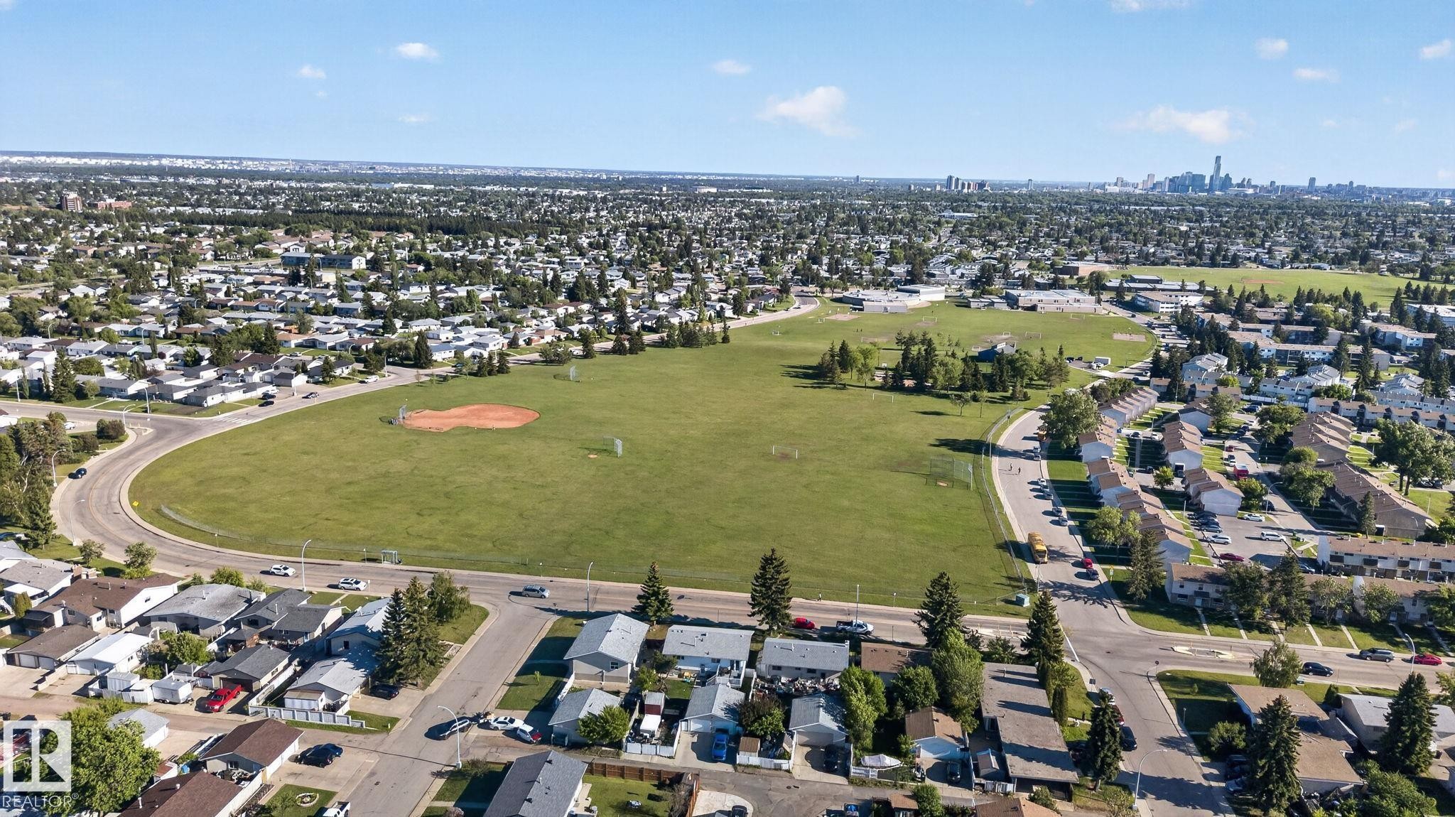 8835 152B Avenue, Edmonton, AB