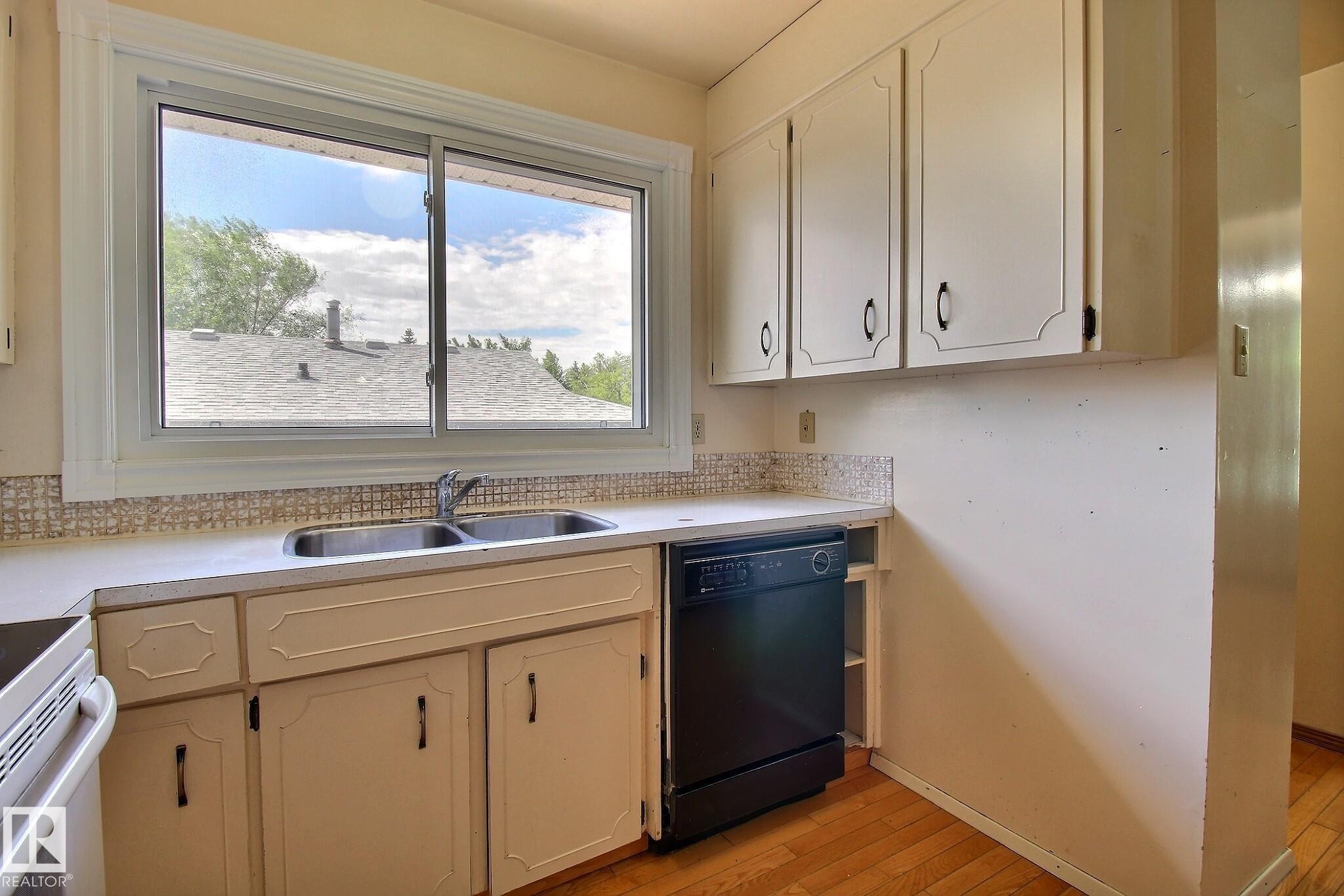 10803 40 Avenue, Edmonton, AB
