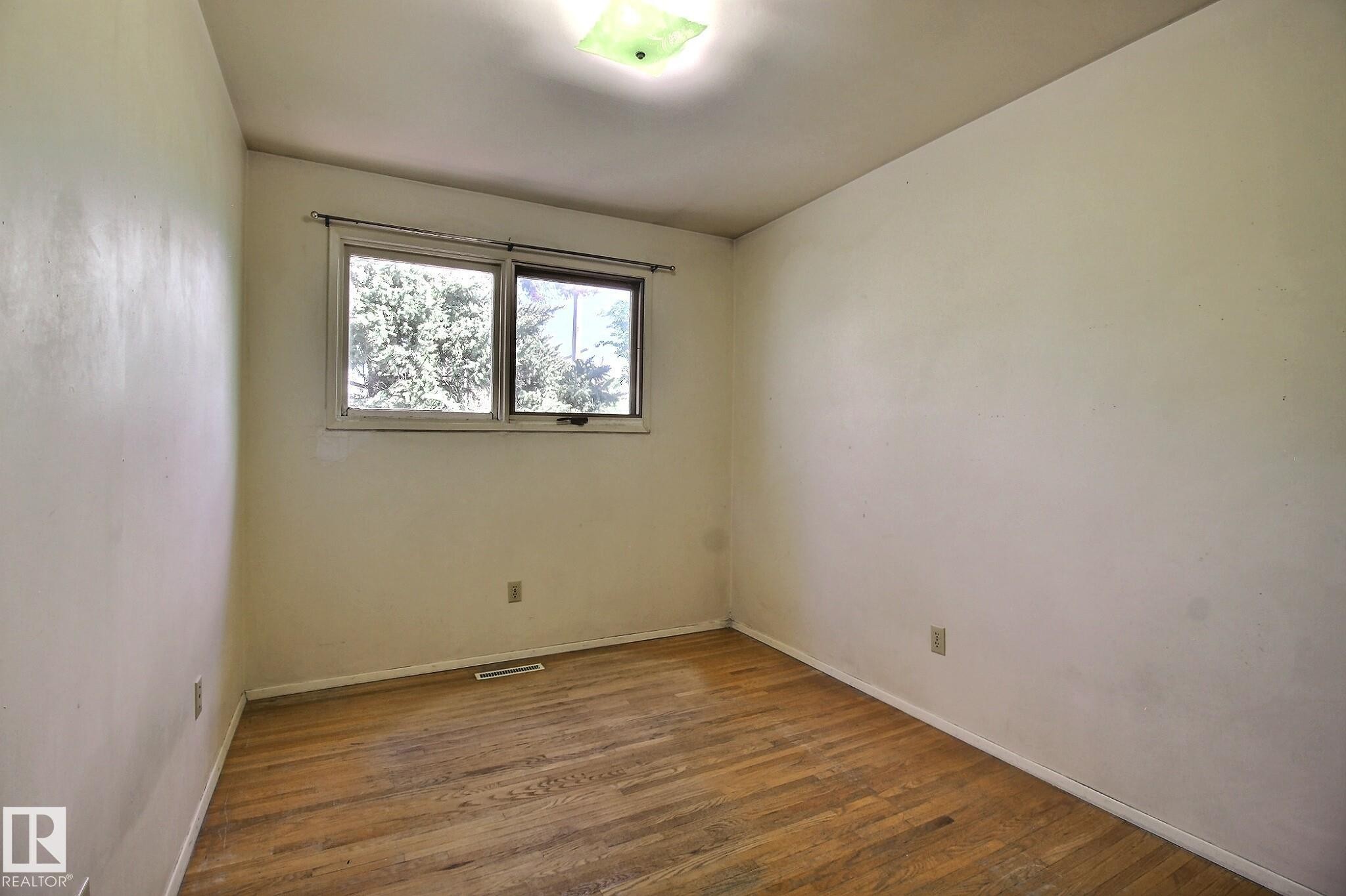 10803 40 Avenue, Edmonton, AB